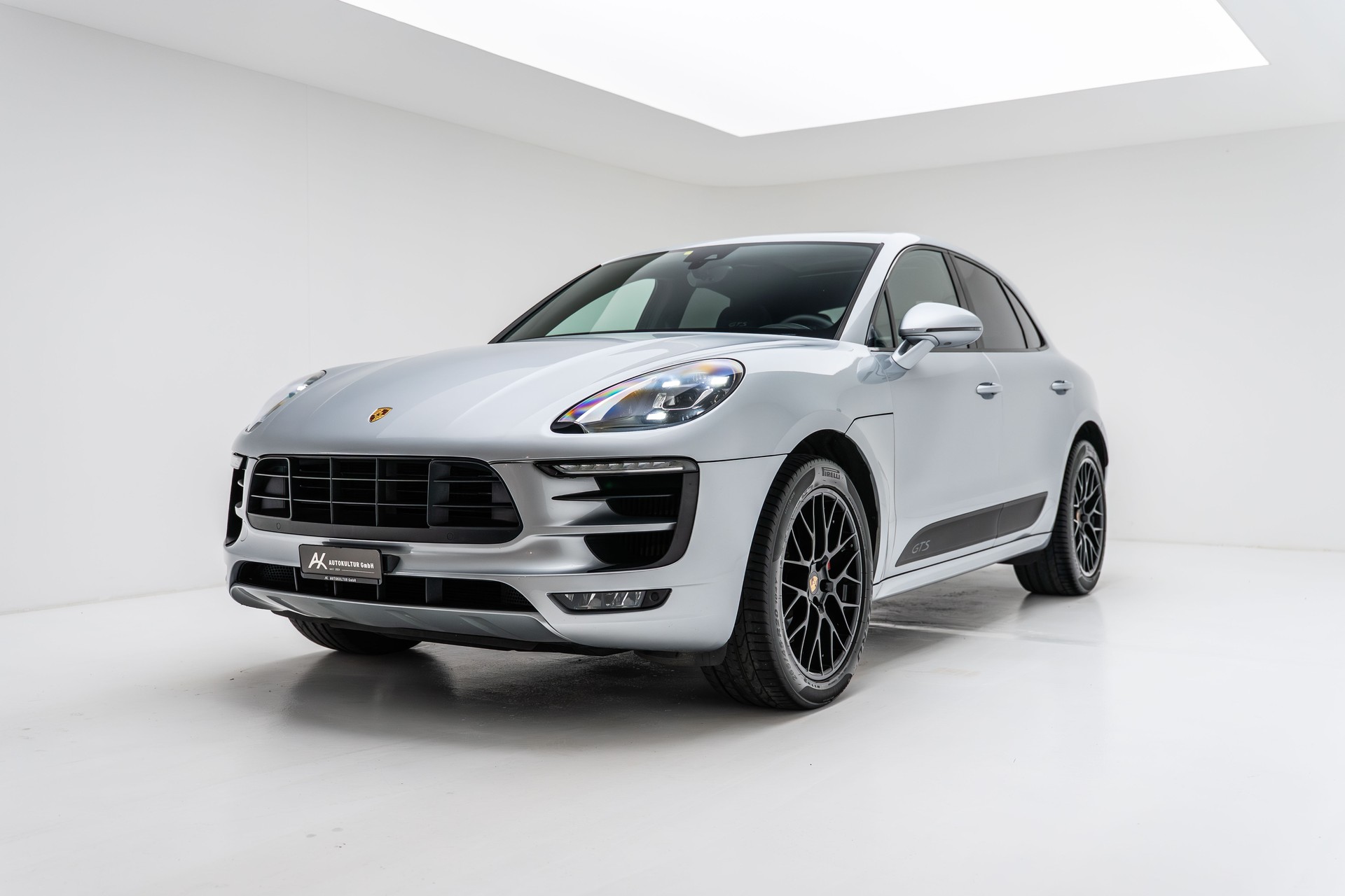 PORSCHE Macan GTS PDK-image-3