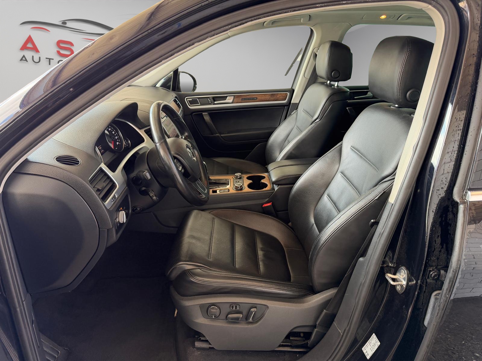 VW Touareg 4.2 TDI Tiptronic-image-12