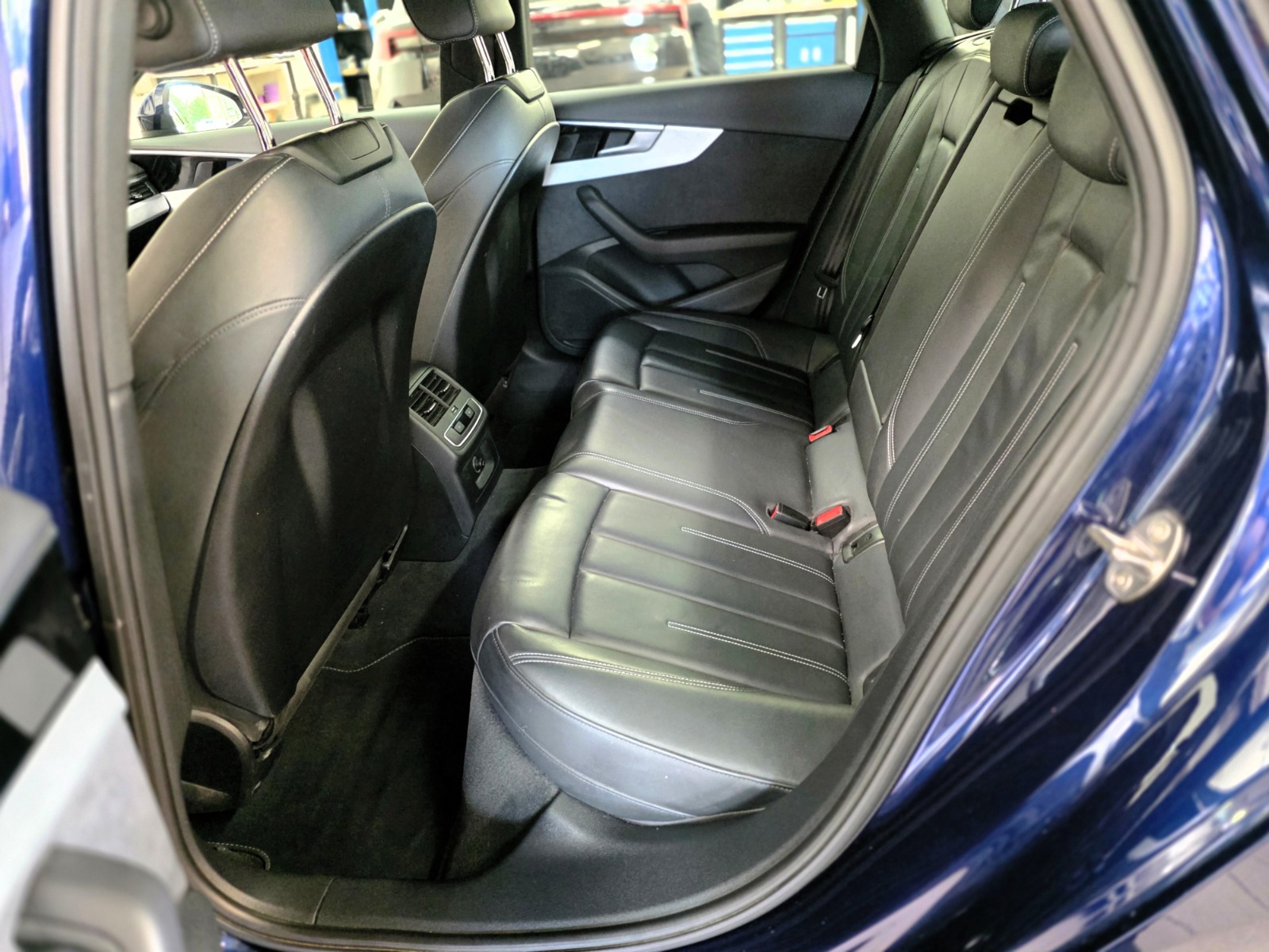 AUDI A4 Avant 40 TDI S line Attraction quattro S-tronic-image-11