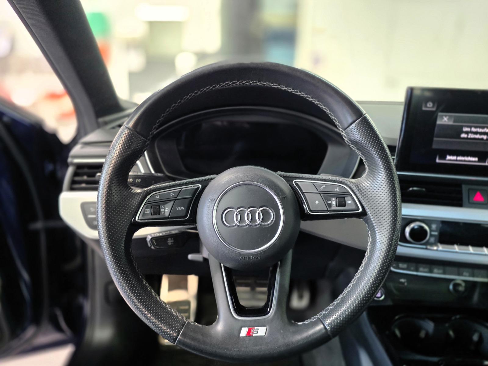 AUDI A4 Avant 40 TDI S line Attraction quattro S-tronic-image-10