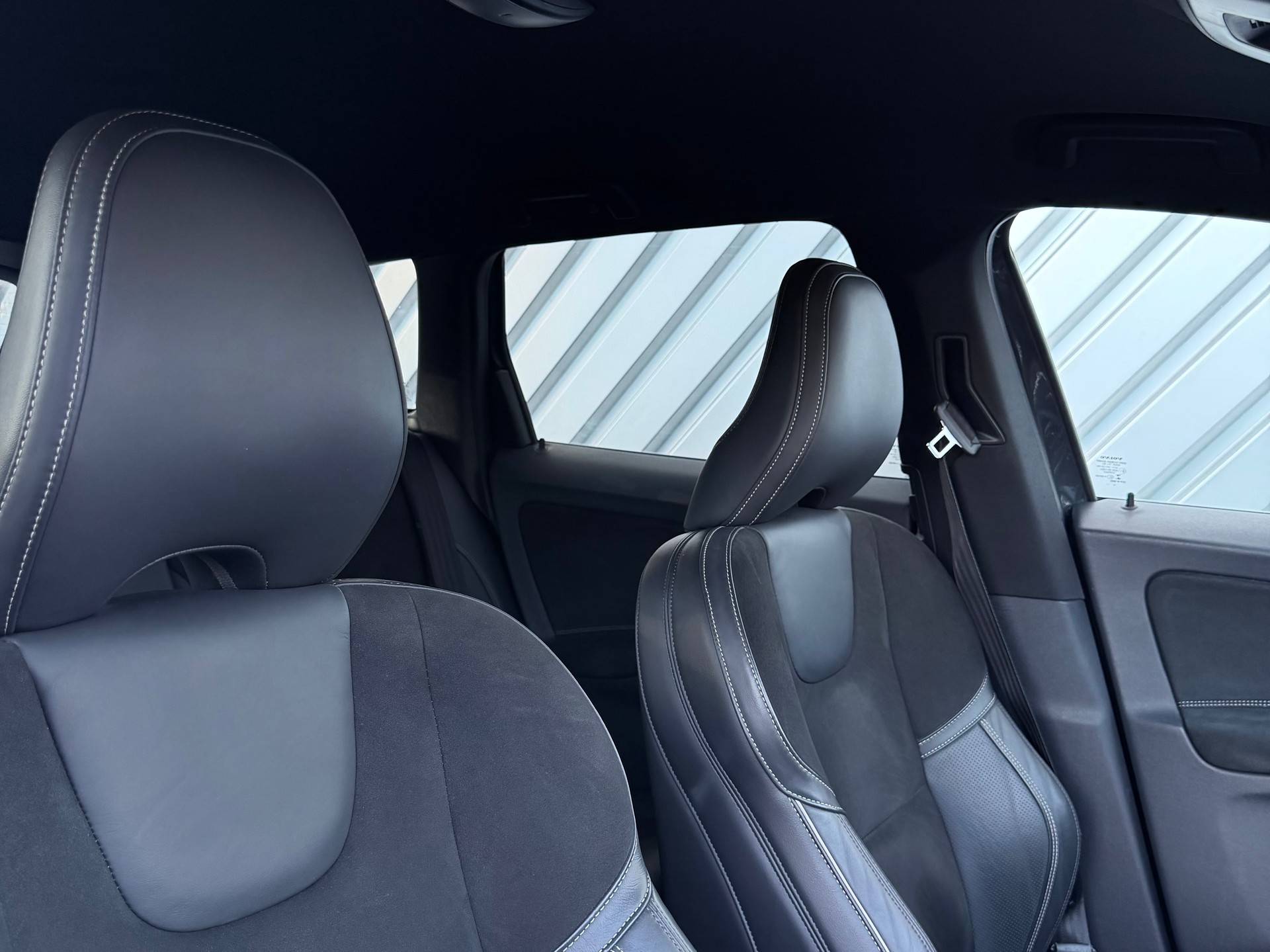 VOLVO XC60 D5 AWD R-Design Geartronic Polestar-image-9