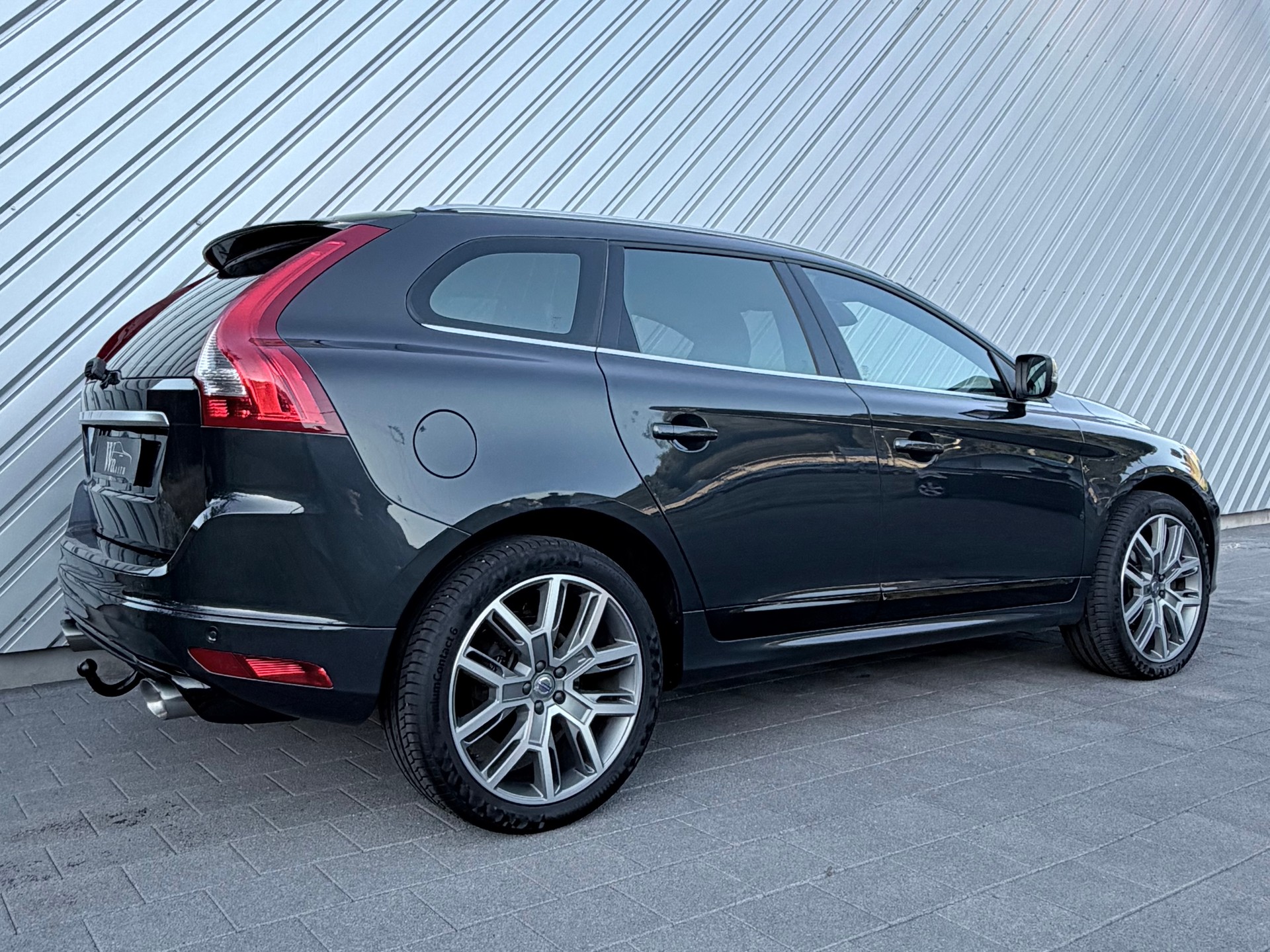 VOLVO XC60 D5 AWD R-Design Geartronic Polestar-showroom-element-2