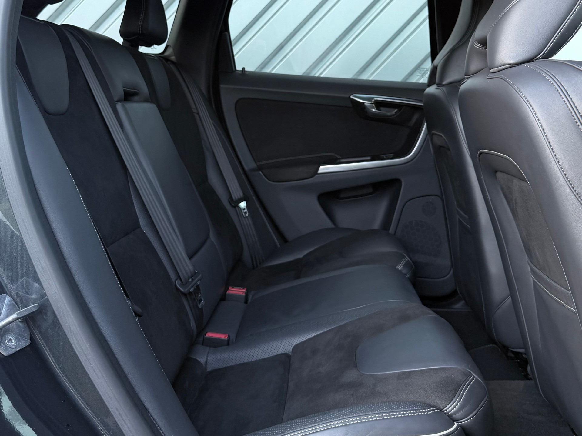 VOLVO XC60 D5 AWD R-Design Geartronic Polestar-image-13