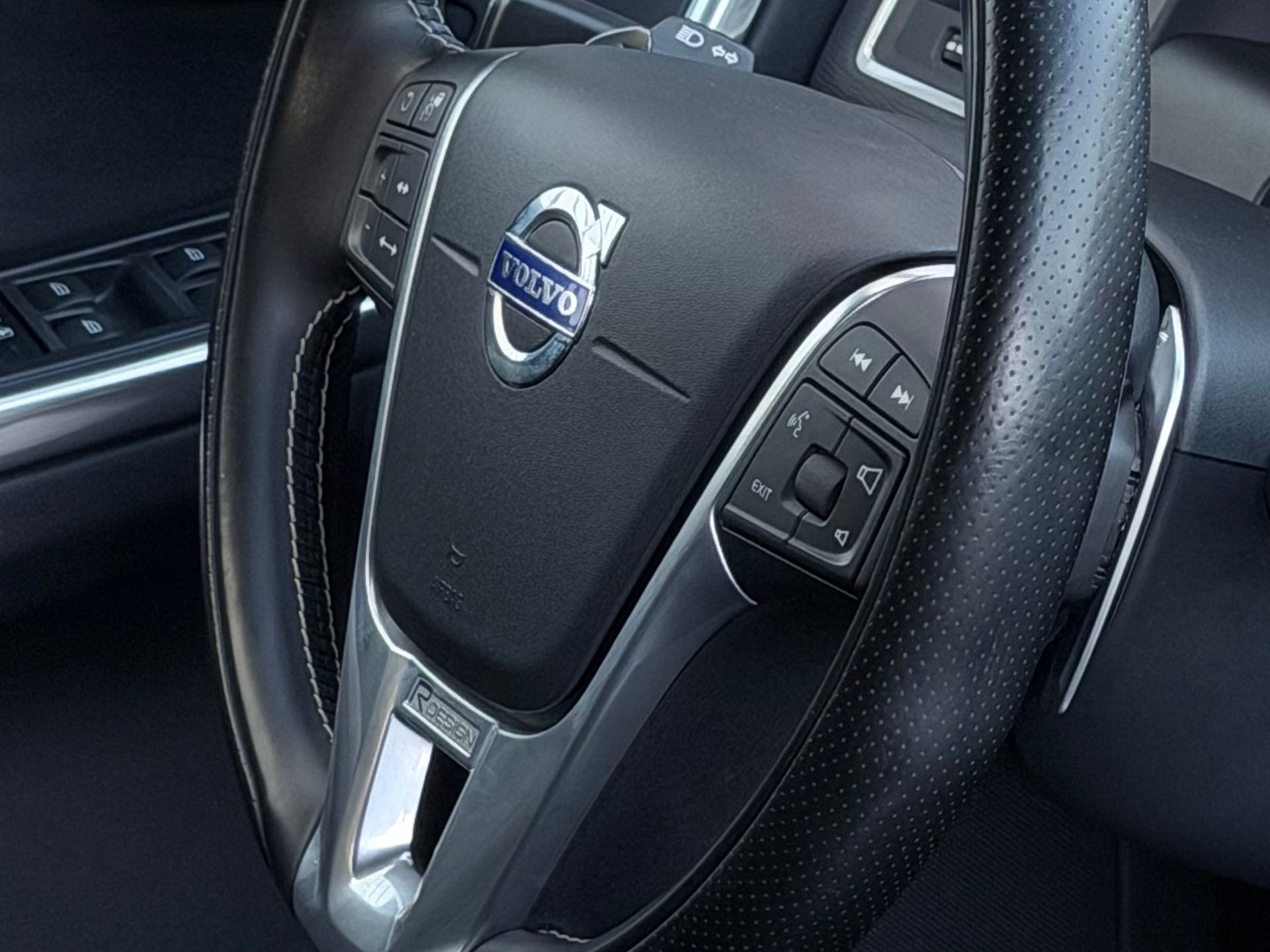 VOLVO XC60 D5 AWD R-Design Geartronic Polestar-image-6