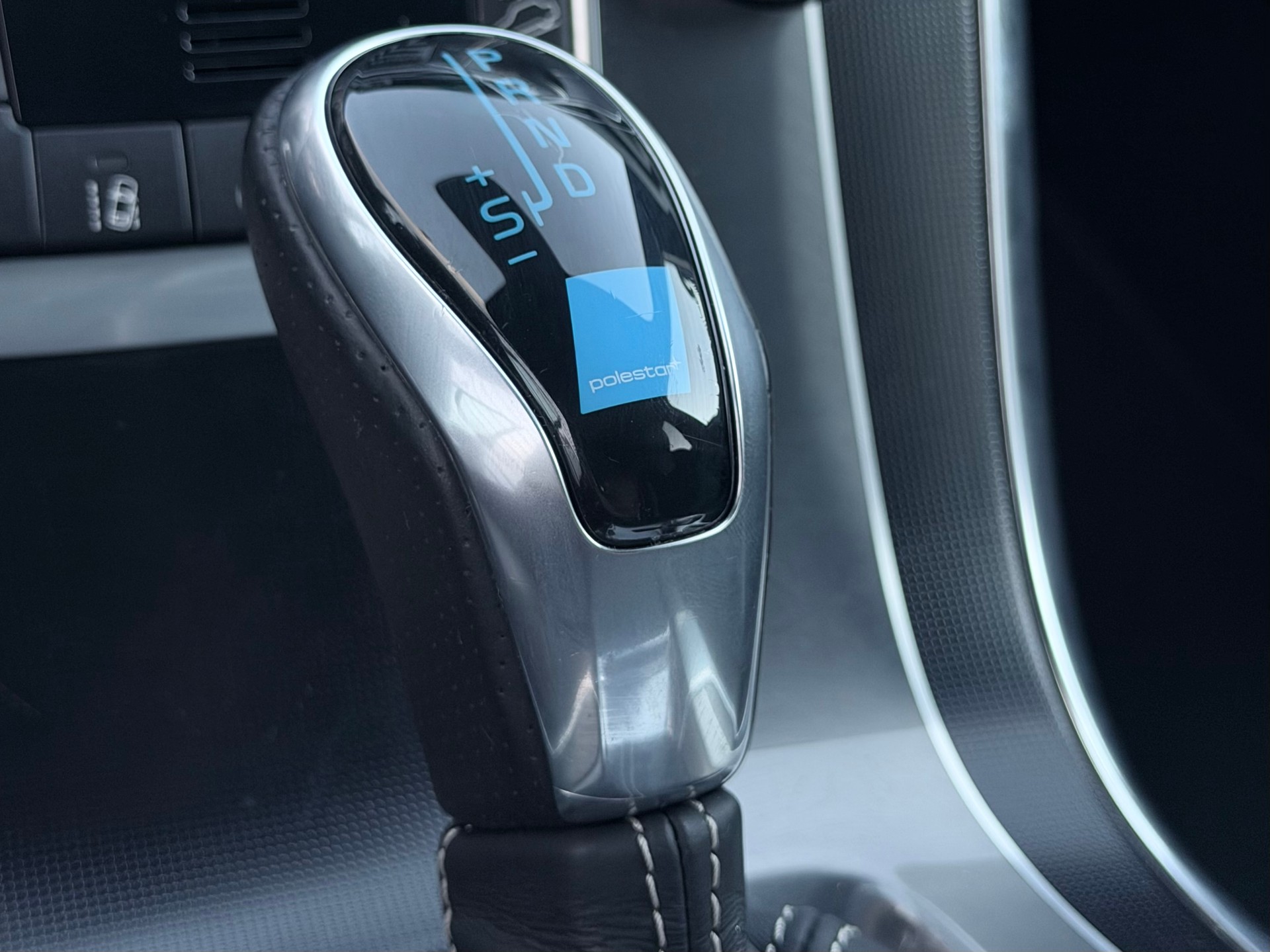 VOLVO XC60 D5 AWD R-Design Geartronic Polestar-image-10