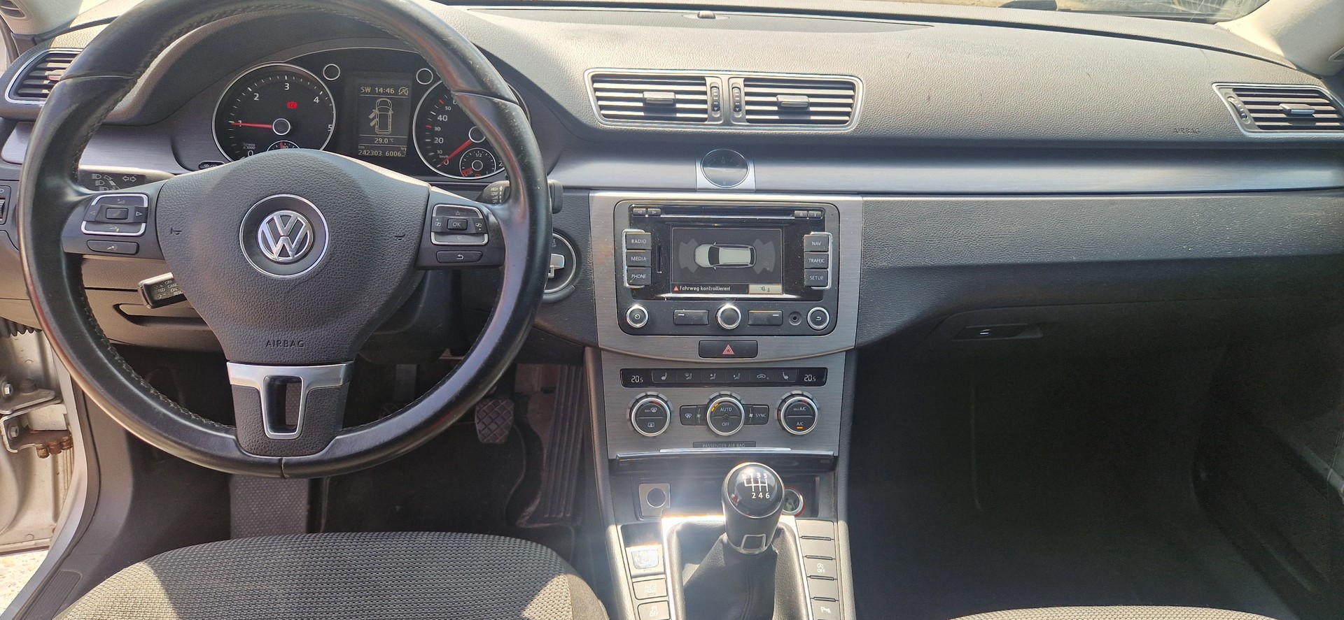 VW Passat Variant 2.0 TDI BMT Highline 4M-image-7