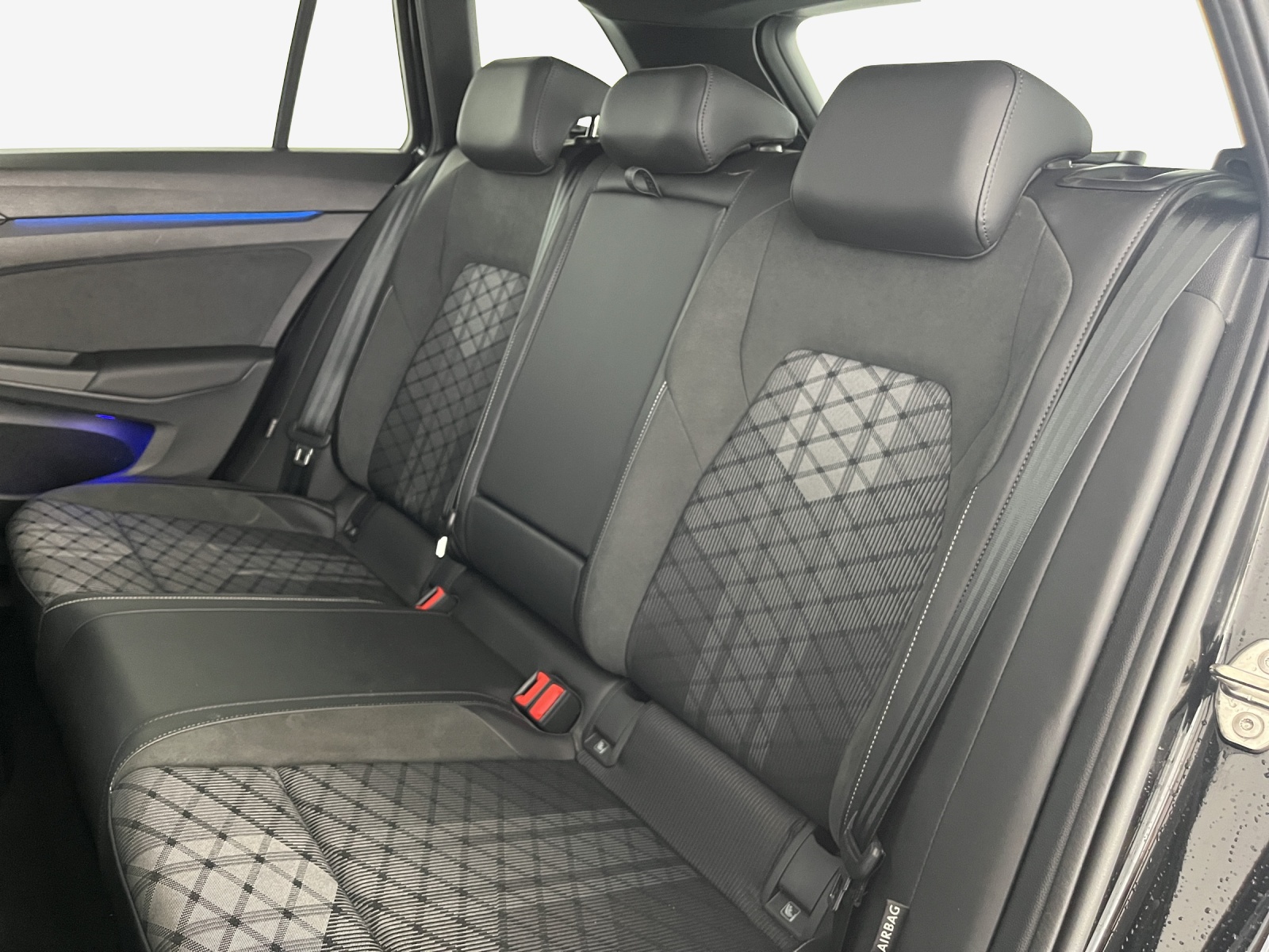VW Golf Variant 2.0 TSI R-Line DSG 4 Motion-image-11