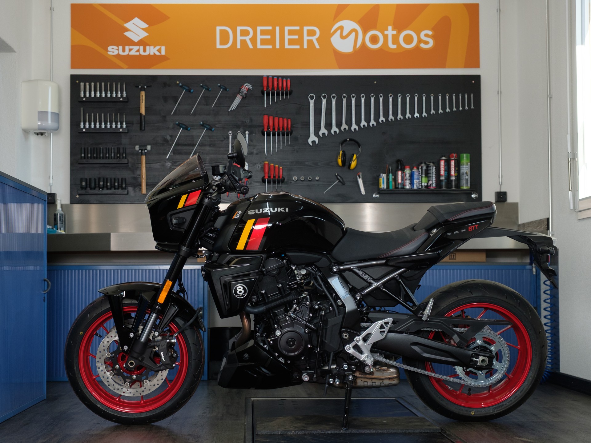 SUZUKI GSX 8TT