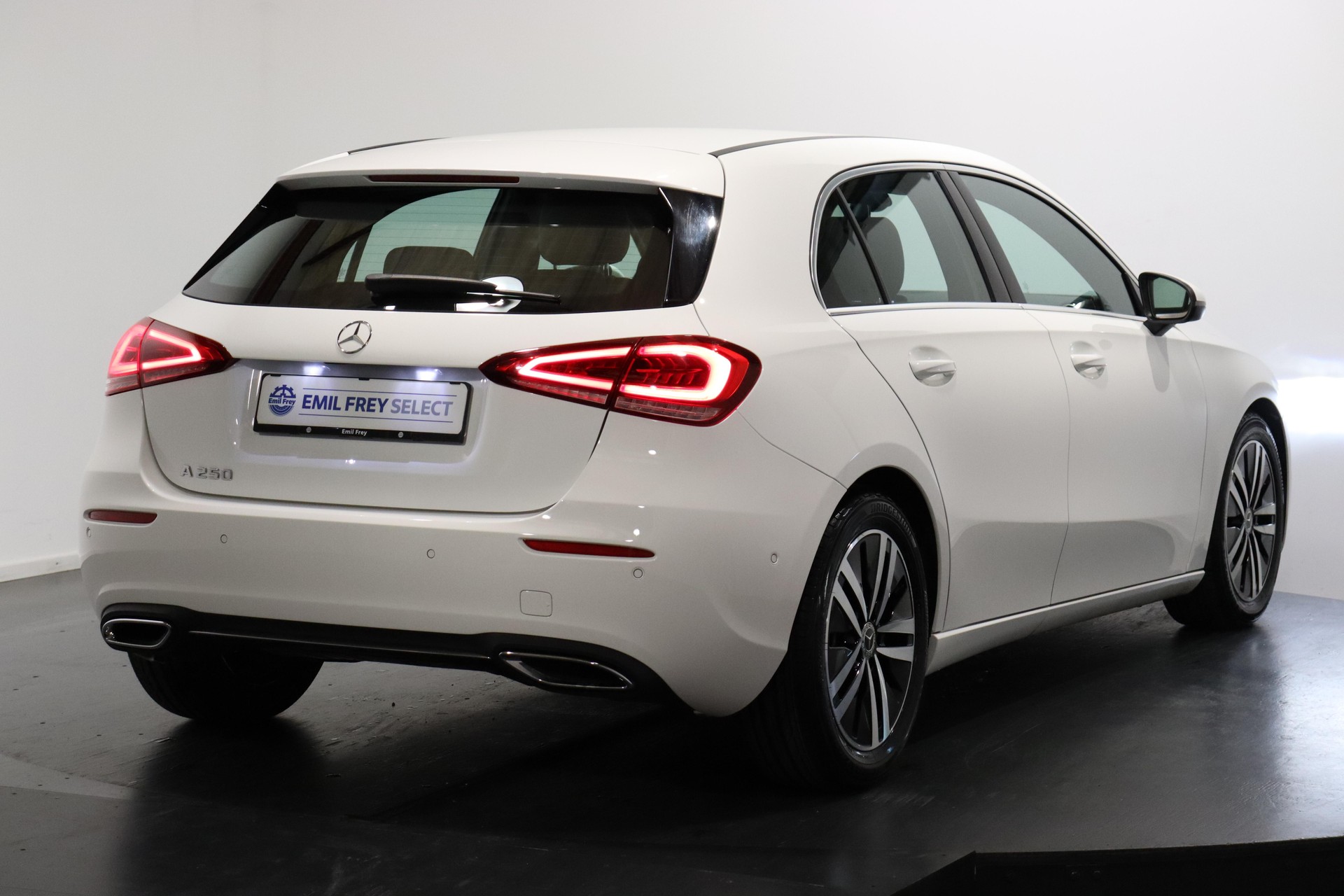 MERCEDES-BENZ A 250 Progressive-image-6