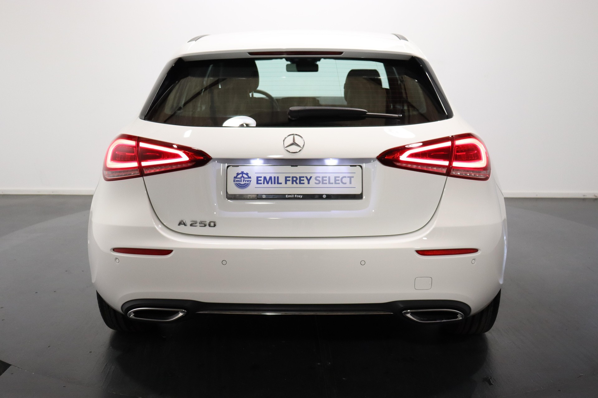 MERCEDES-BENZ A 250 Progressive-image-8