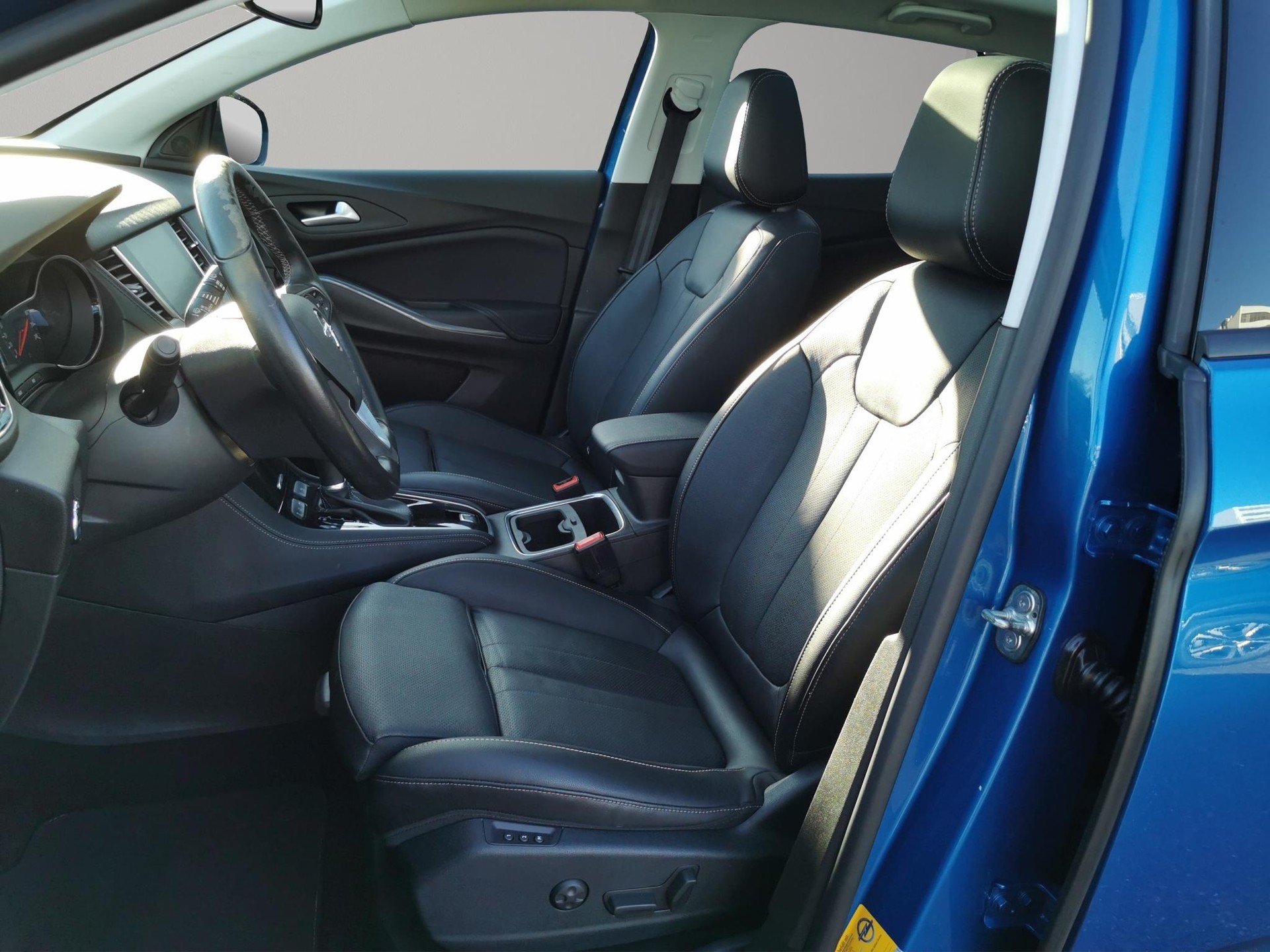 OPEL Grandland X 1.6 T Ultimate-image-1
