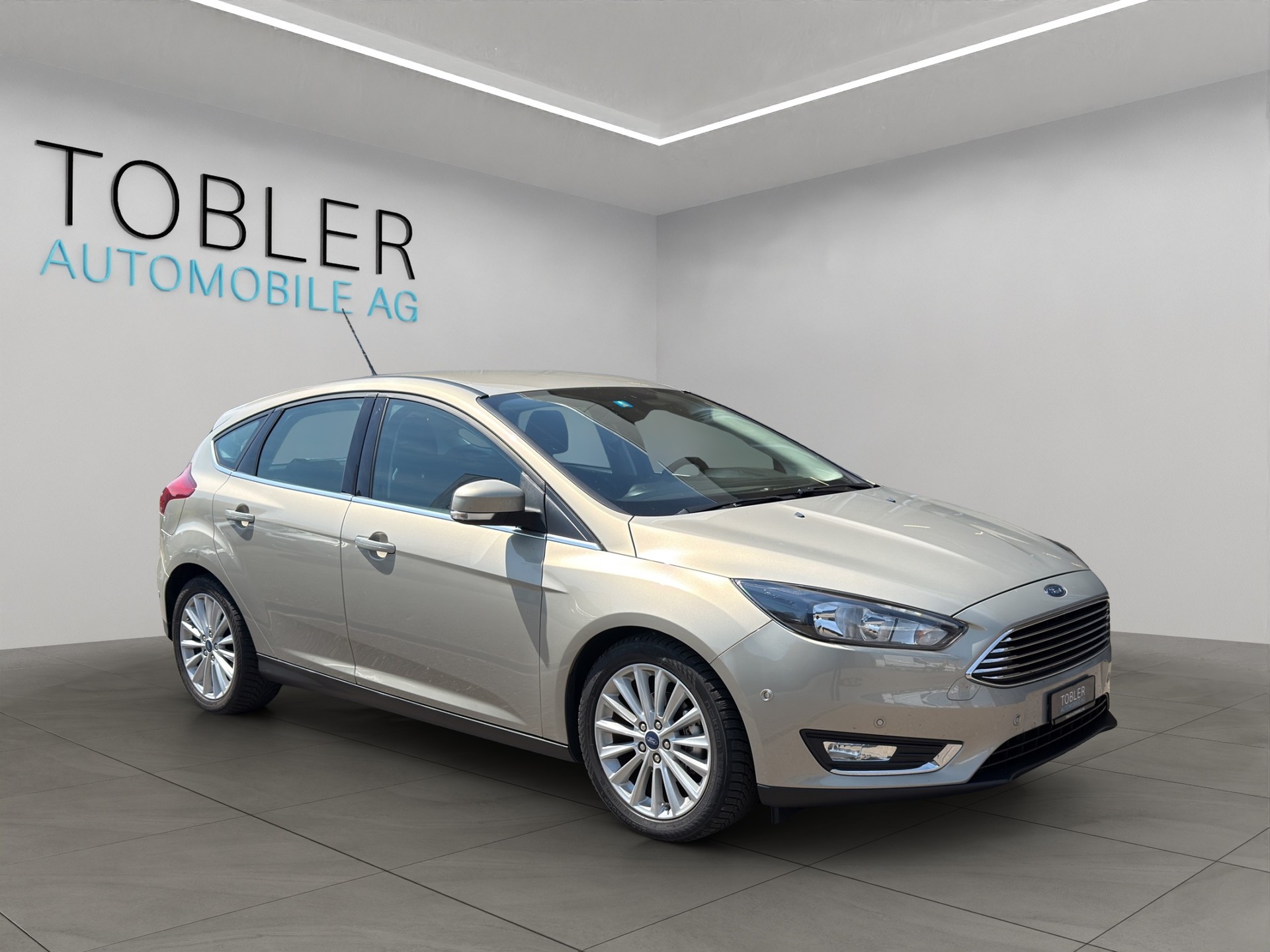 FORD Focus 1.0 SCTi Titanium-image-0