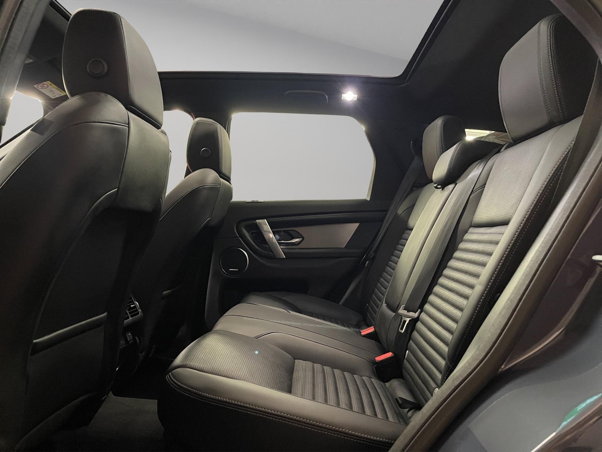 LAND ROVER Discovery Sport 2.0 D I4 165 Dynamic SE-image-8