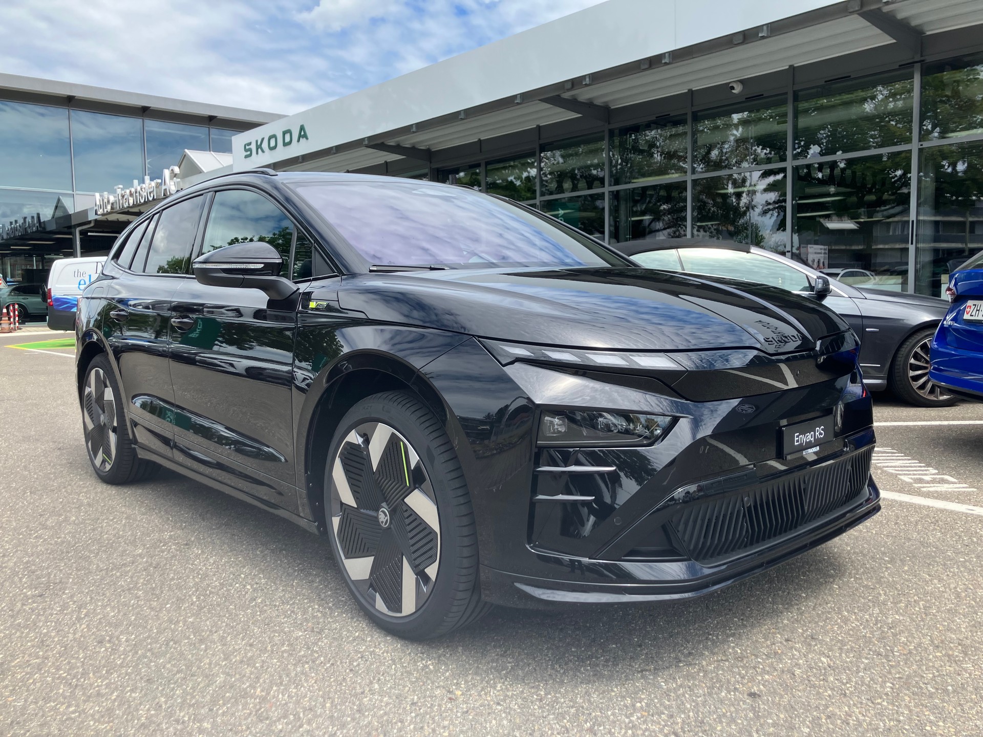 SKODA Enyaq 4x4 RS-image-1