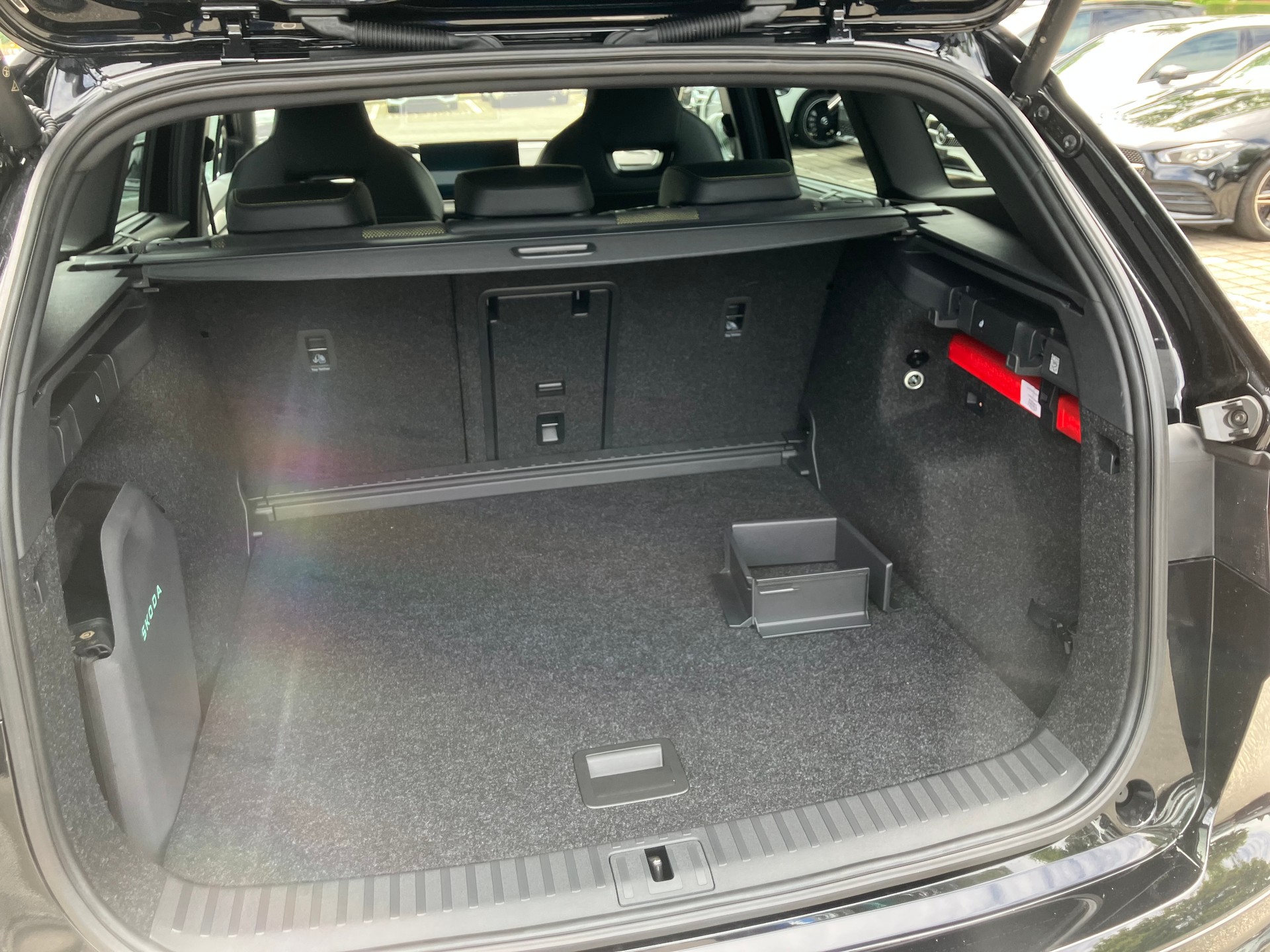 SKODA Enyaq 4x4 RS-image-6
