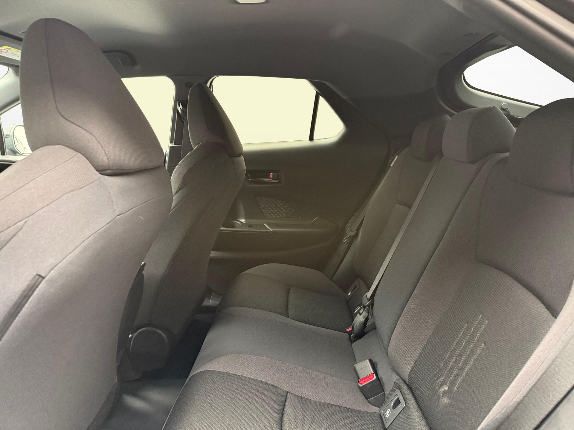TOYOTA C-HR 2.0 PHEV Swiss Edition-image-10