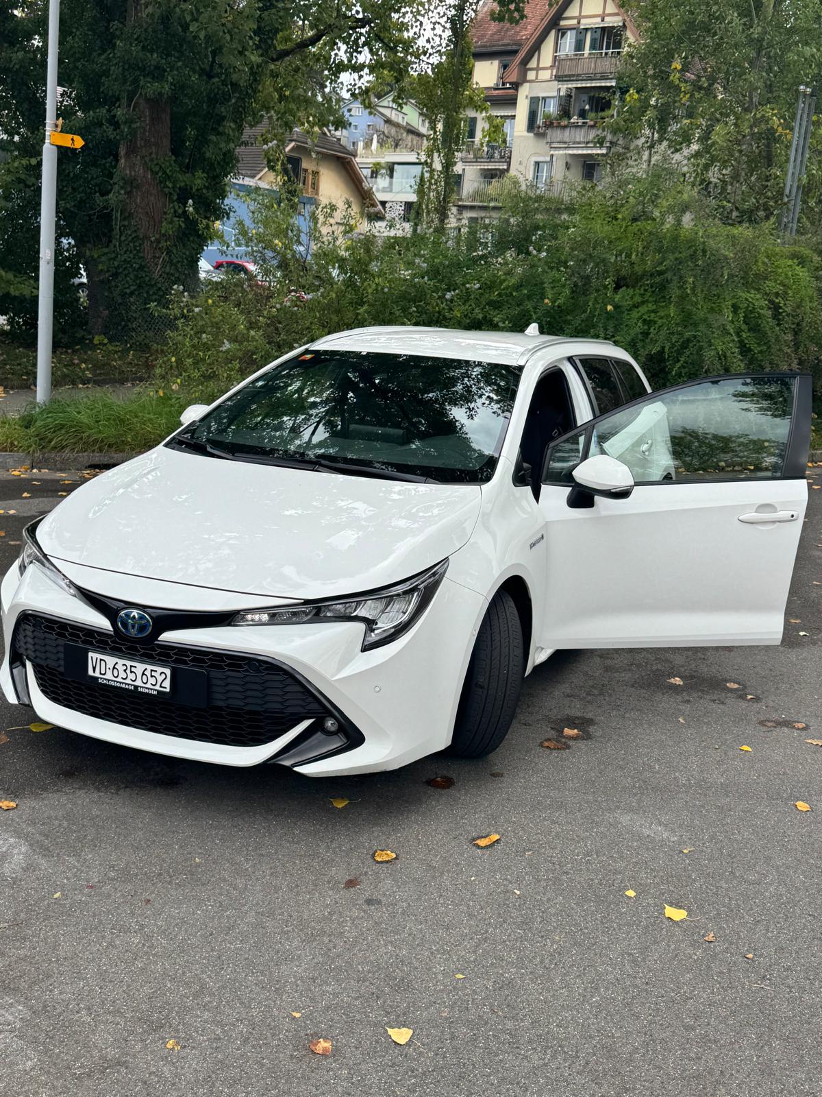 TOYOTA 1.8 HSD Comfort-image-0