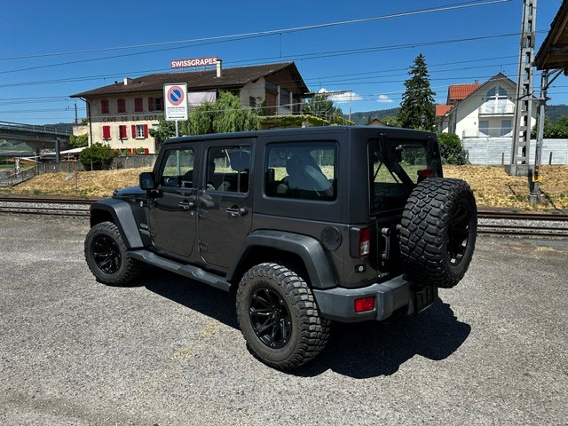 JEEP Wrangler 2.8CRD Unlimited Sport Automatic softtop-image-3