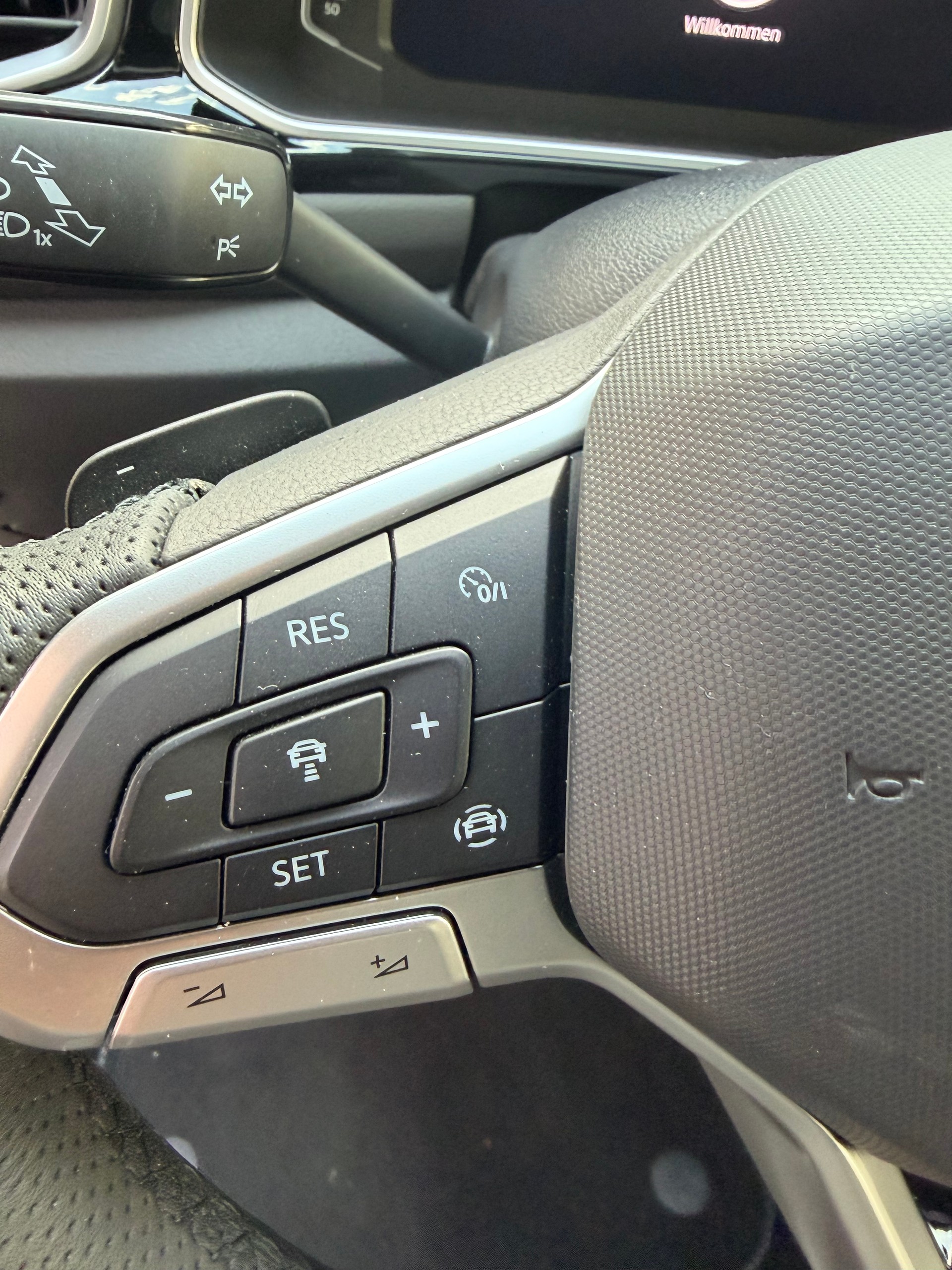 VW T-Roc 2.0 TSI R-Line DSG 4motion-image-6
