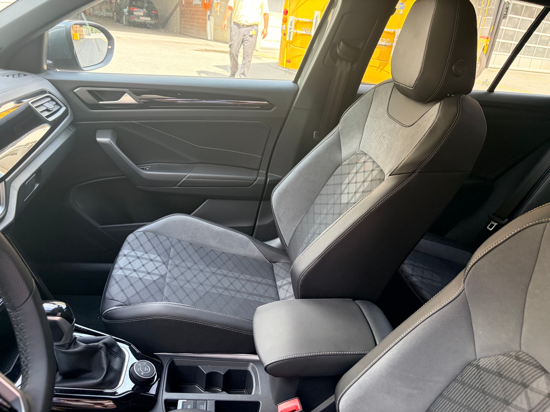 VW T-Roc 2.0 TSI R-Line DSG 4motion-image-10