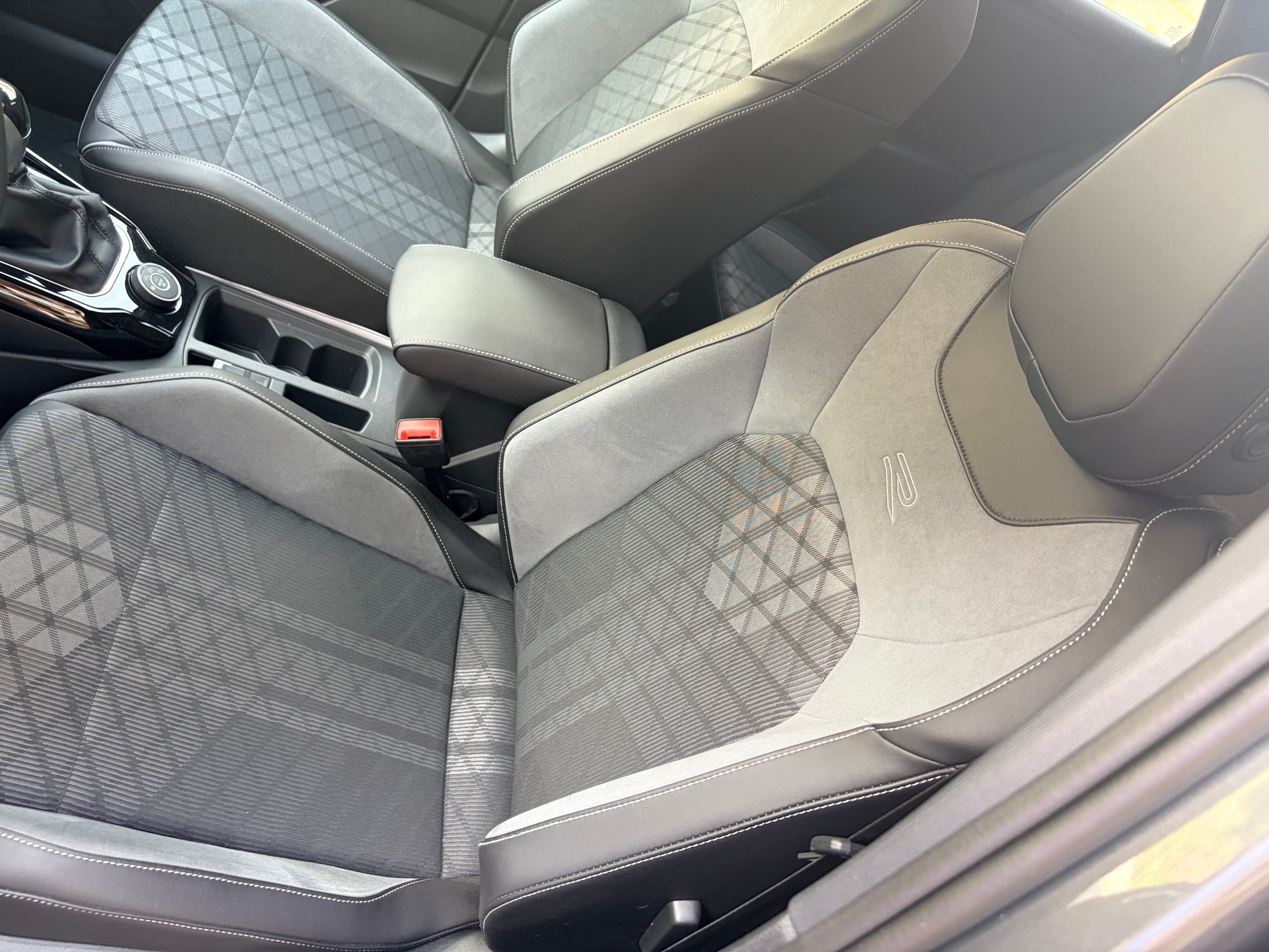 VW T-Roc 2.0 TSI R-Line DSG 4motion-image-17