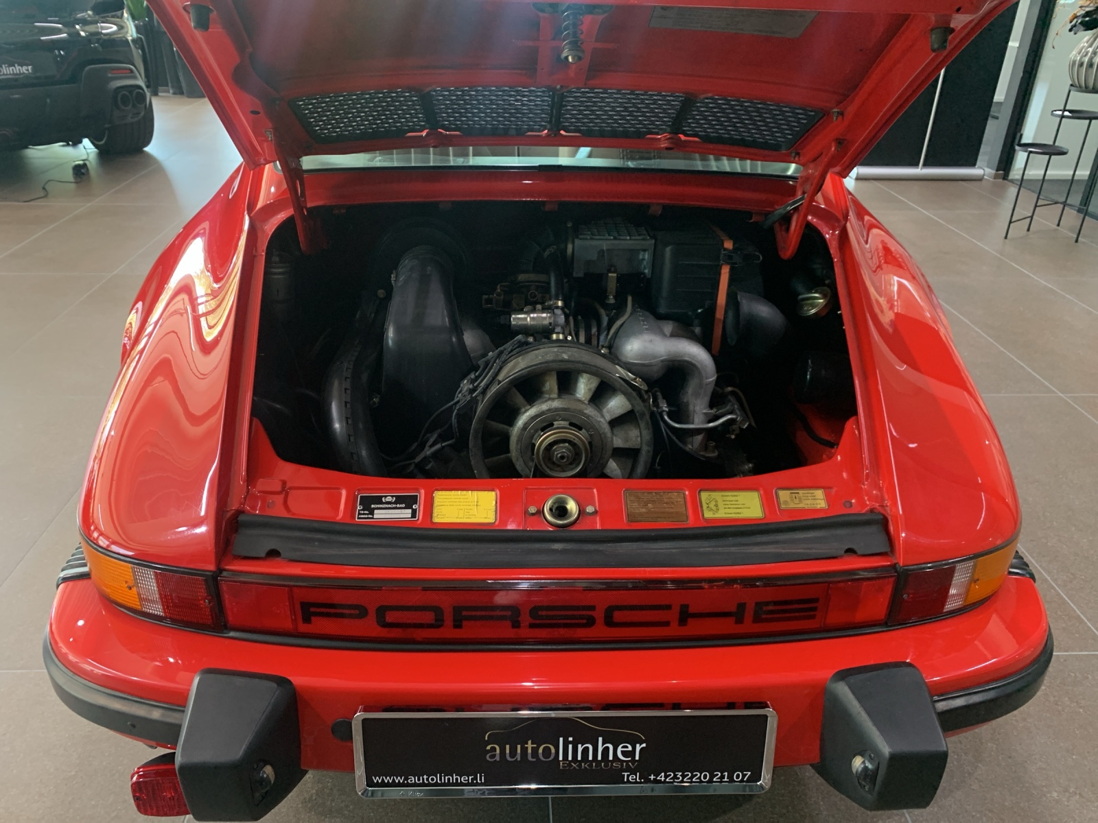 PORSCHE 911 Carrera-image-18