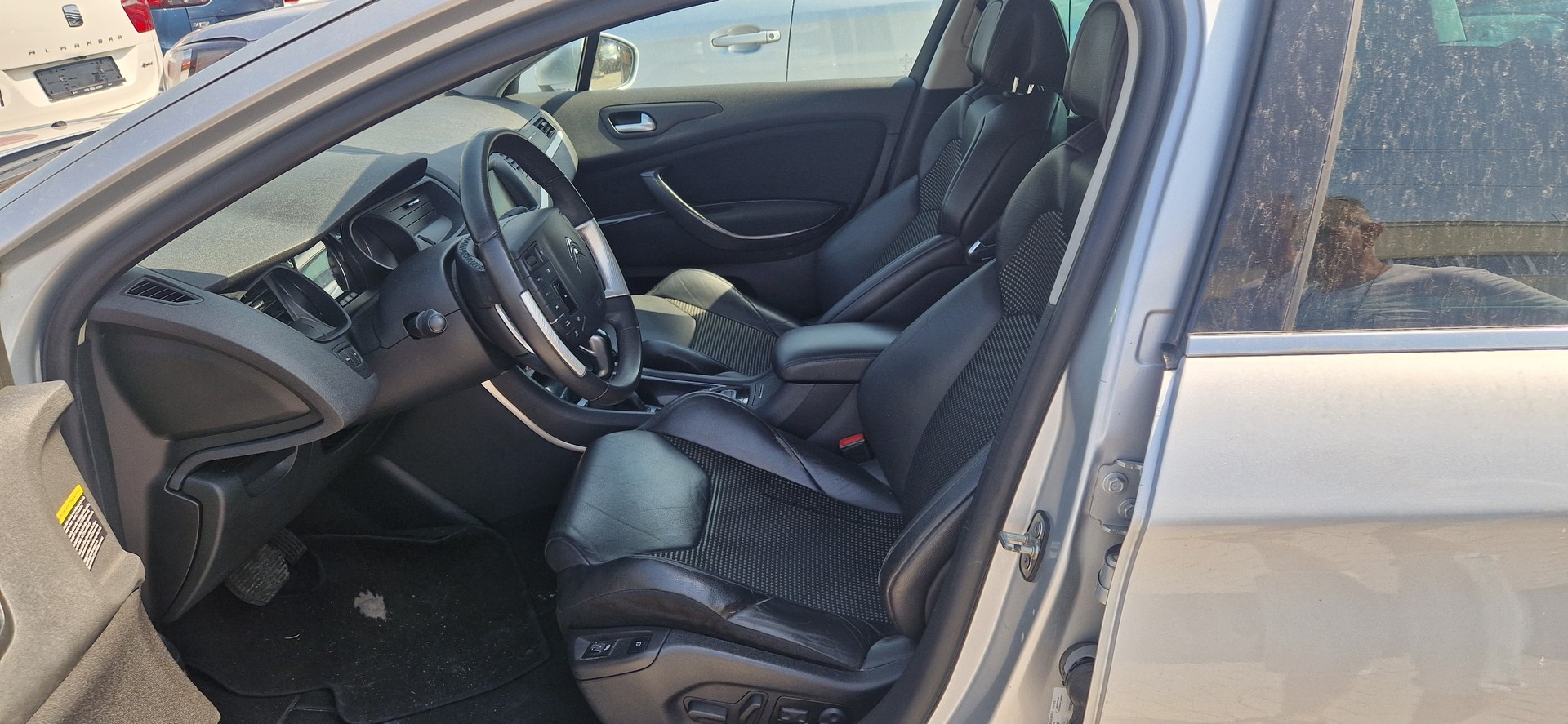 CITROEN C5 Tourer 3.0 HDi V6 Exclusive Automatic-image-5