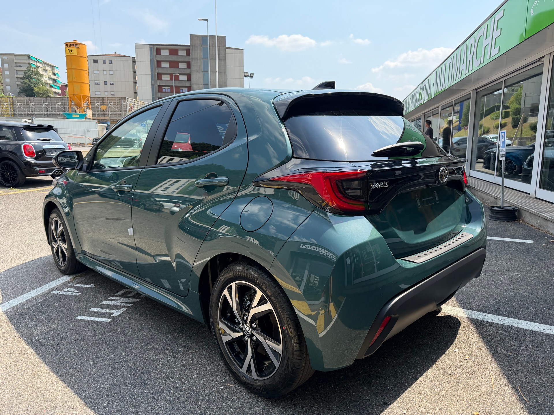 TOYOTA Yaris 1.5 Trend e-CVT-image-5