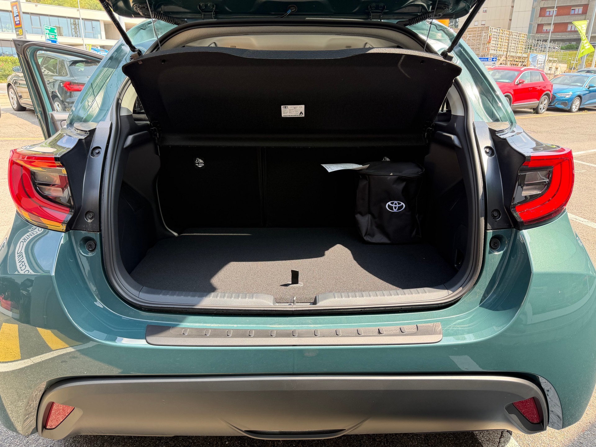 TOYOTA Yaris 1.5 Trend e-CVT-image-7