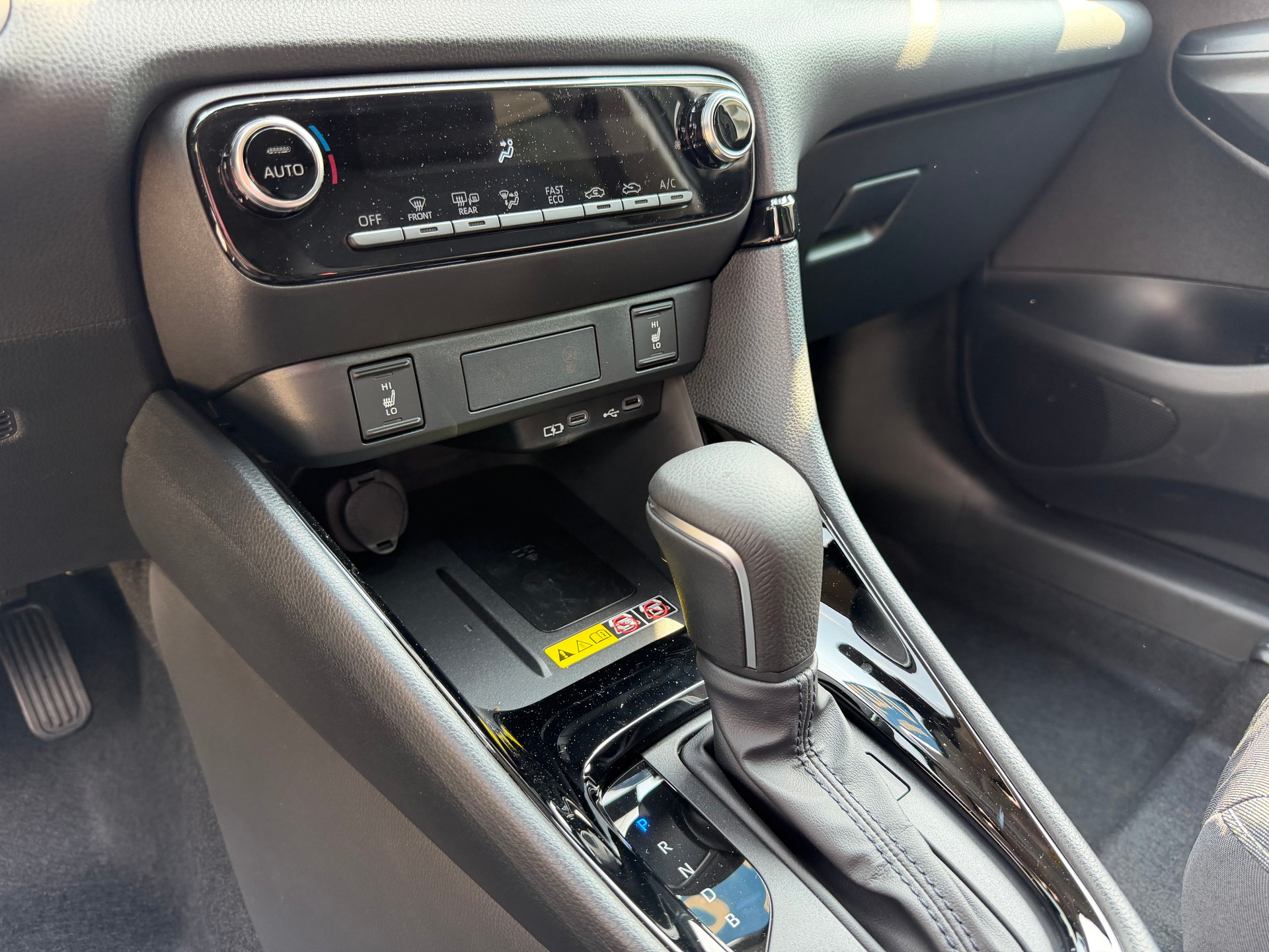 TOYOTA Yaris 1.5 Trend e-CVT-image-11
