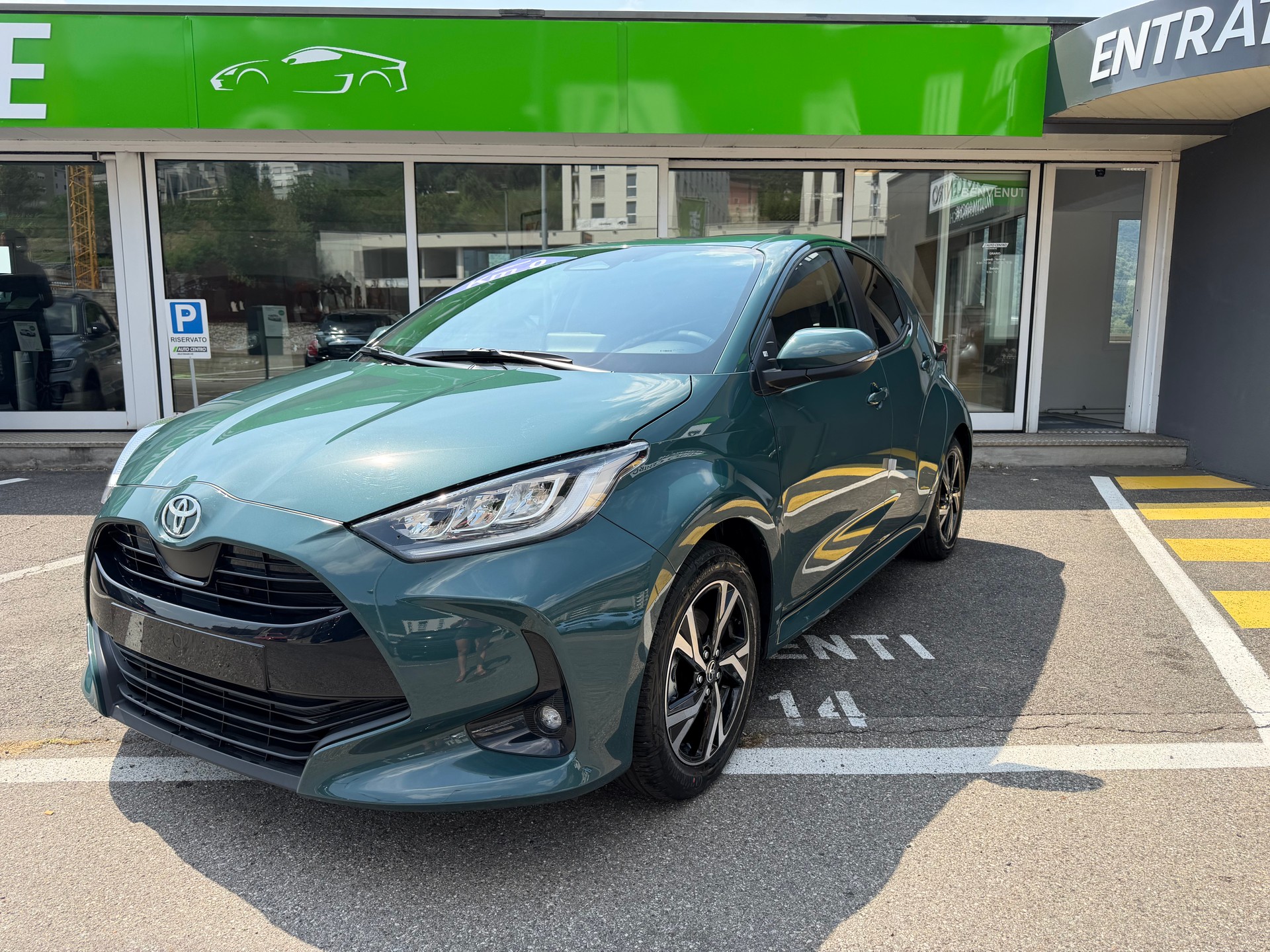 TOYOTA Yaris 1.5 Trend e-CVT-image-3