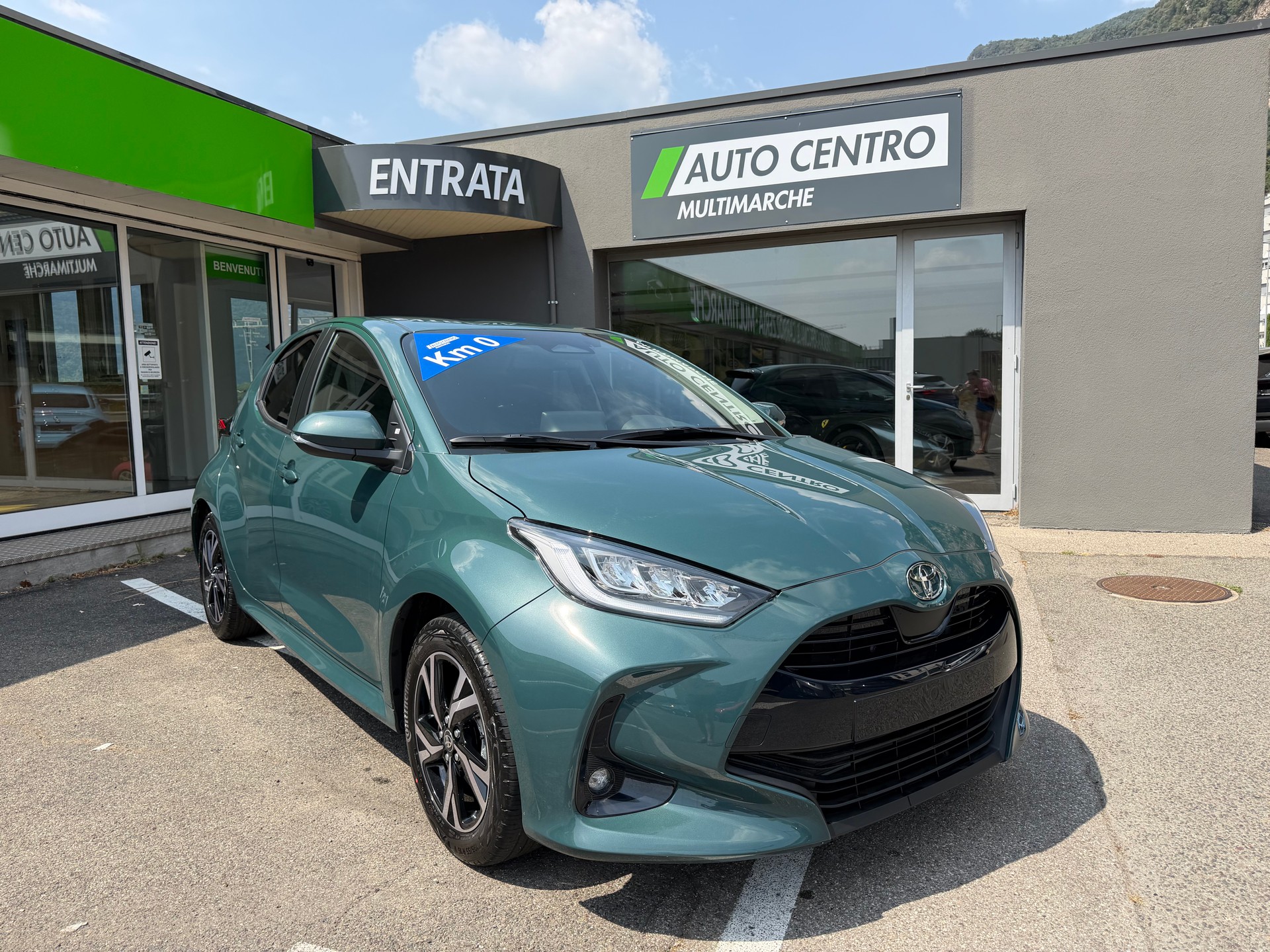 TOYOTA Yaris 1.5 Trend e-CVT-image-2