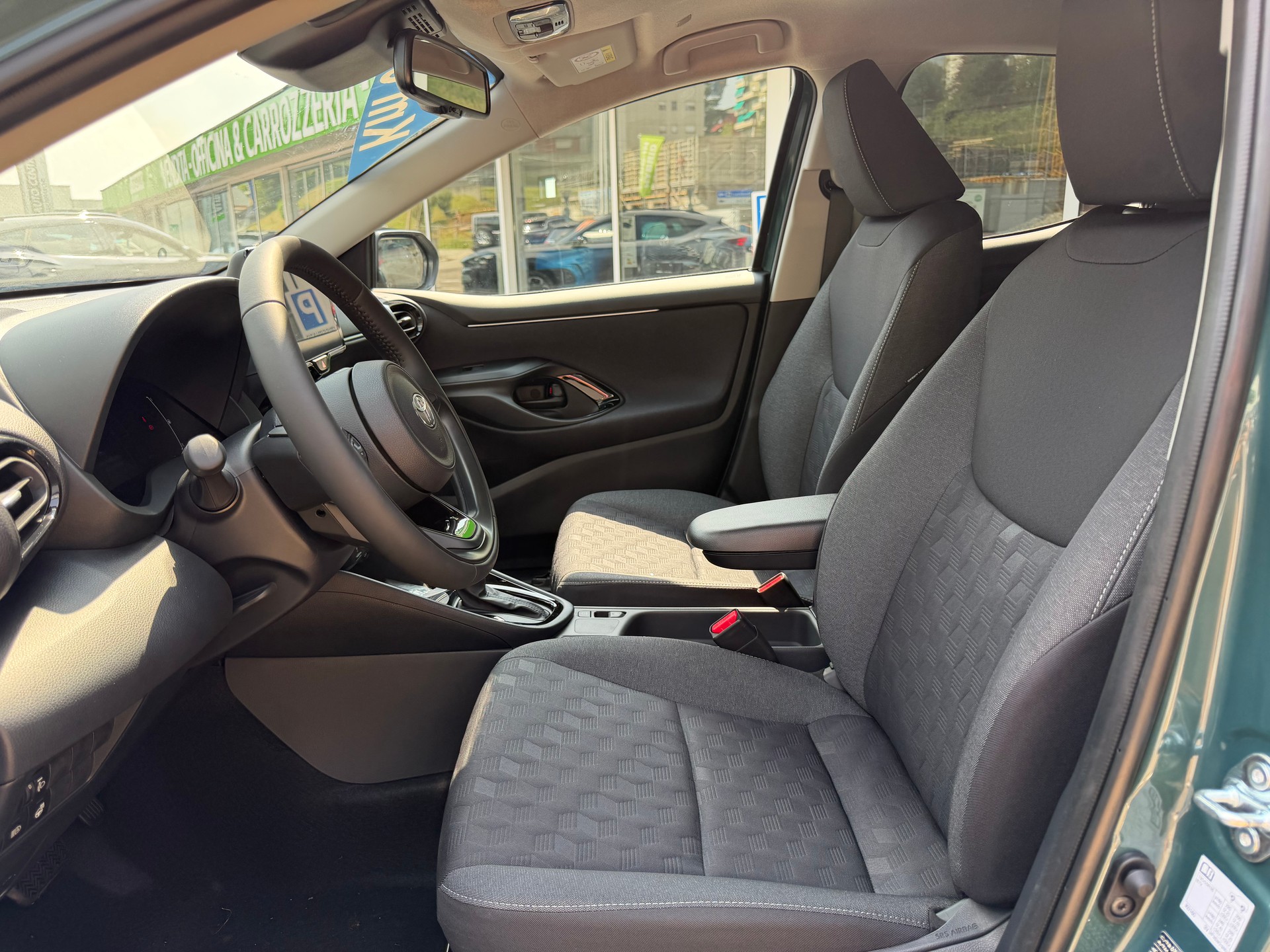 TOYOTA Yaris 1.5 Trend e-CVT-image-10