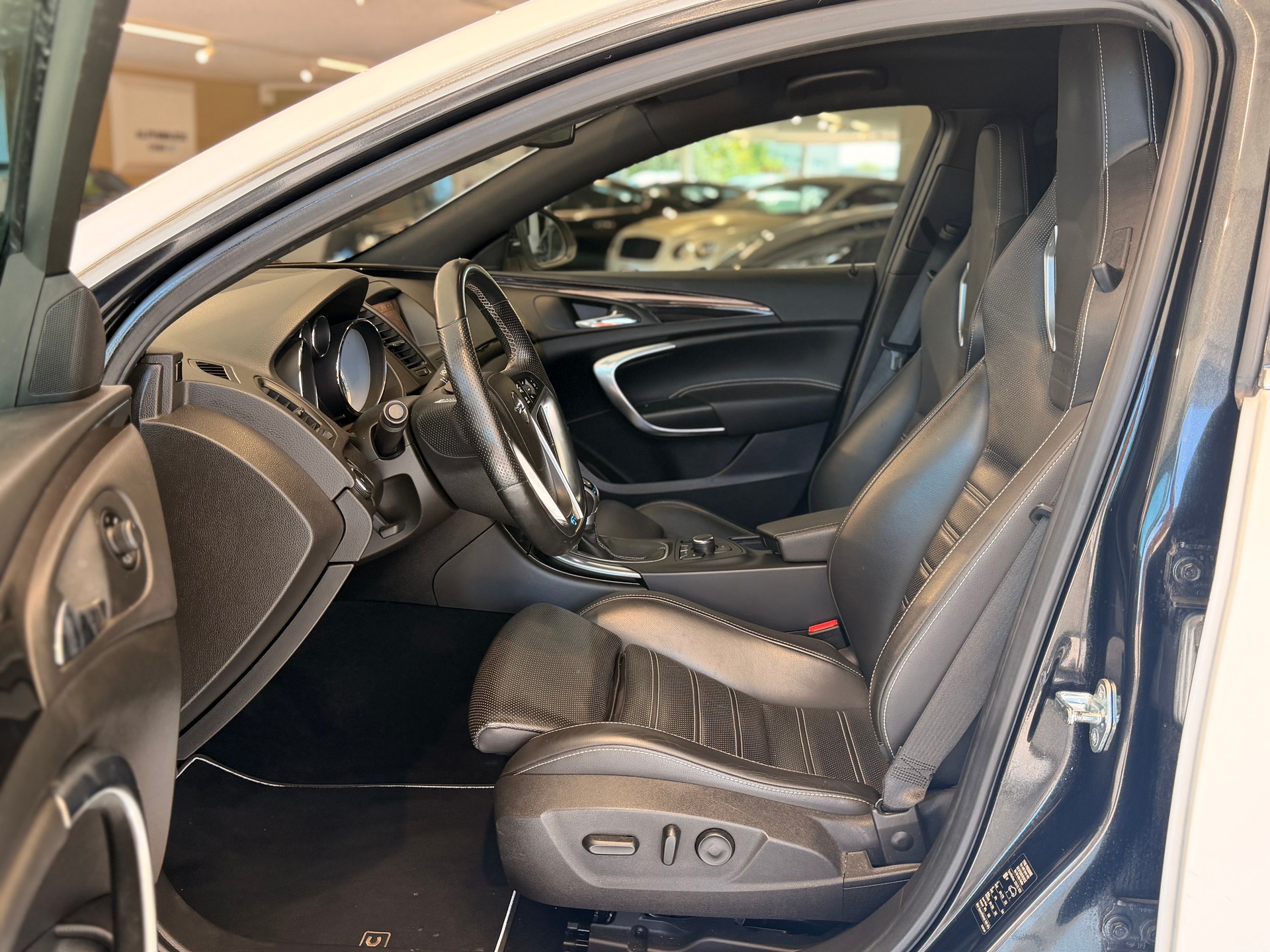 OPEL Insignia Sports Tourer 2.8 Turbo OPC 4WD-image-15