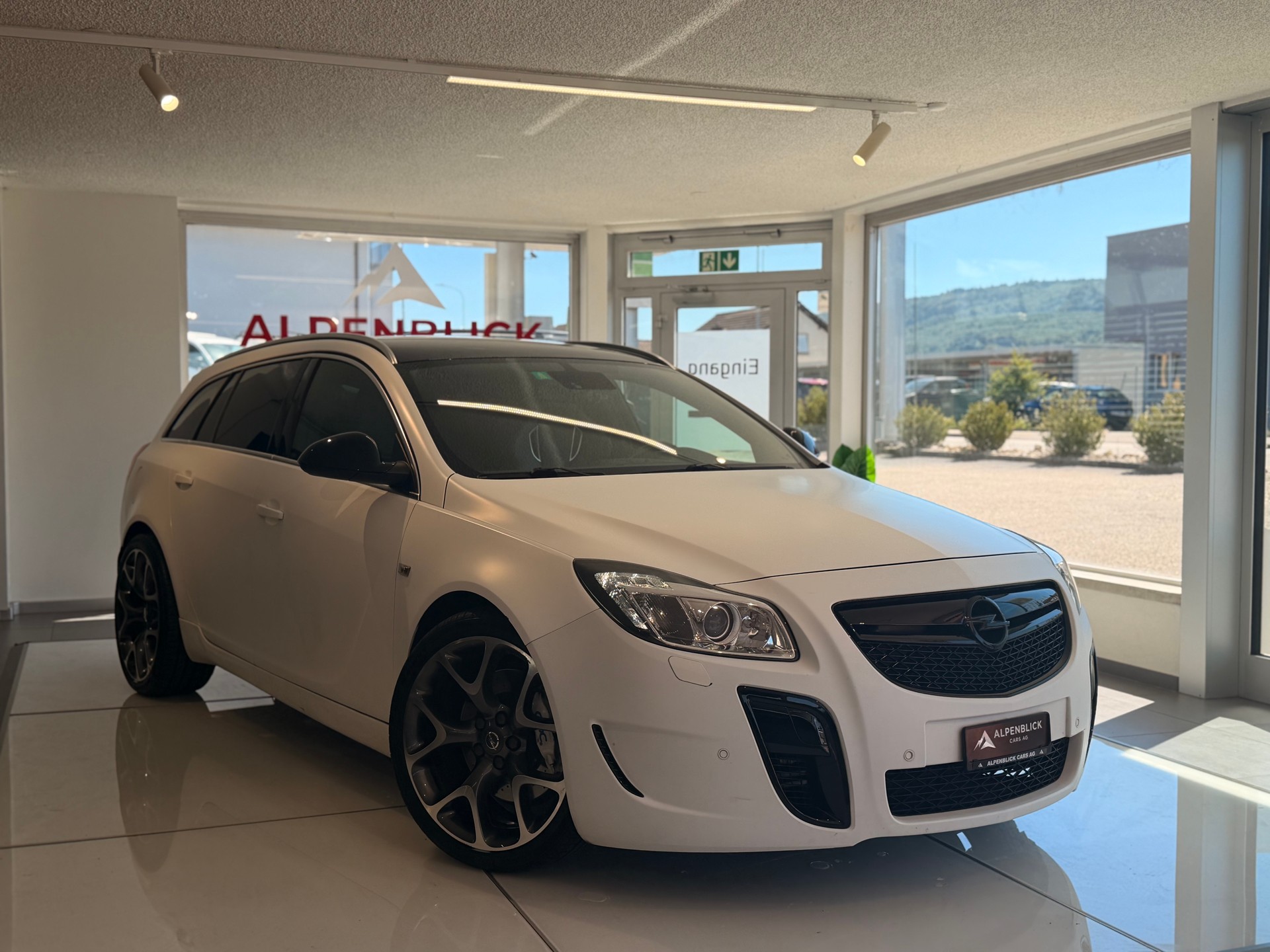 OPEL Insignia Sports Tourer 2.8 Turbo OPC 4WD-image-1