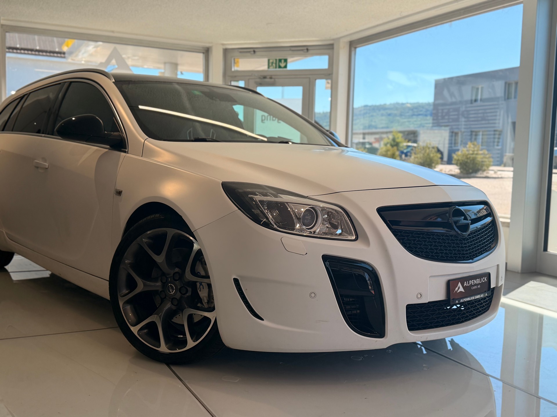 OPEL Insignia Sports Tourer 2.8 Turbo OPC 4WD-image-3