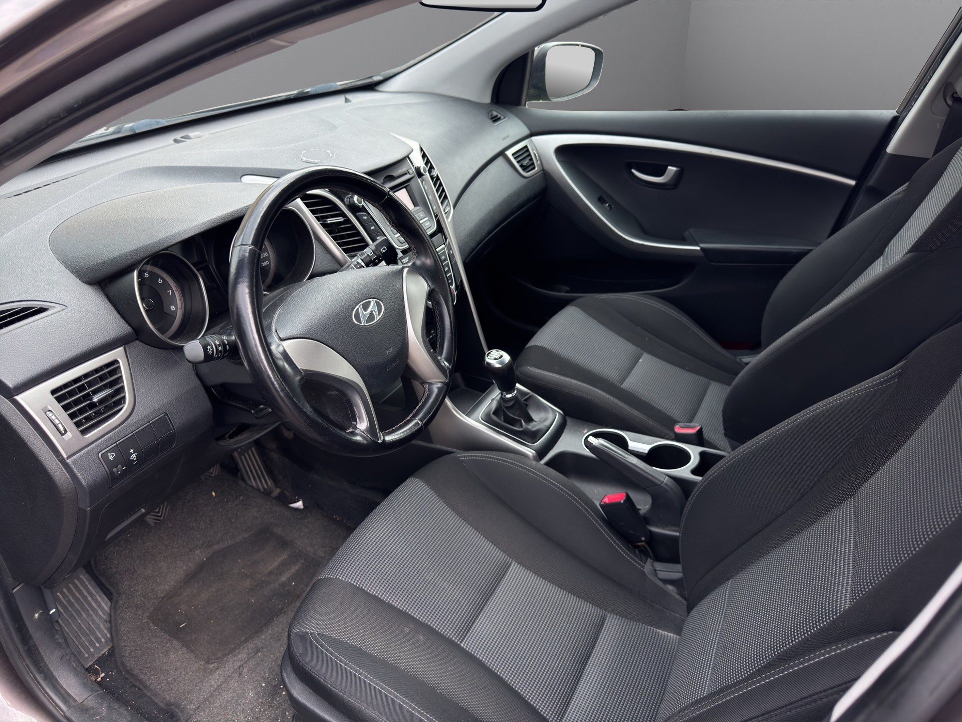HYUNDAI i30 1.4 Comfort-image-10