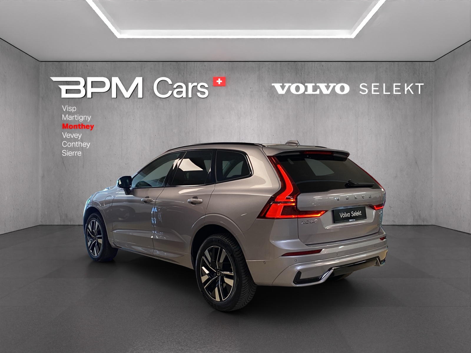 VOLVO XC60 T6 eAWD PluginHybrid Plus Dark Geartronic-image-2