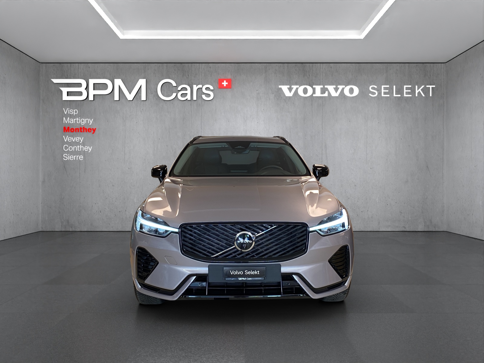 VOLVO XC60 T6 eAWD PluginHybrid Plus Dark Geartronic-image-1