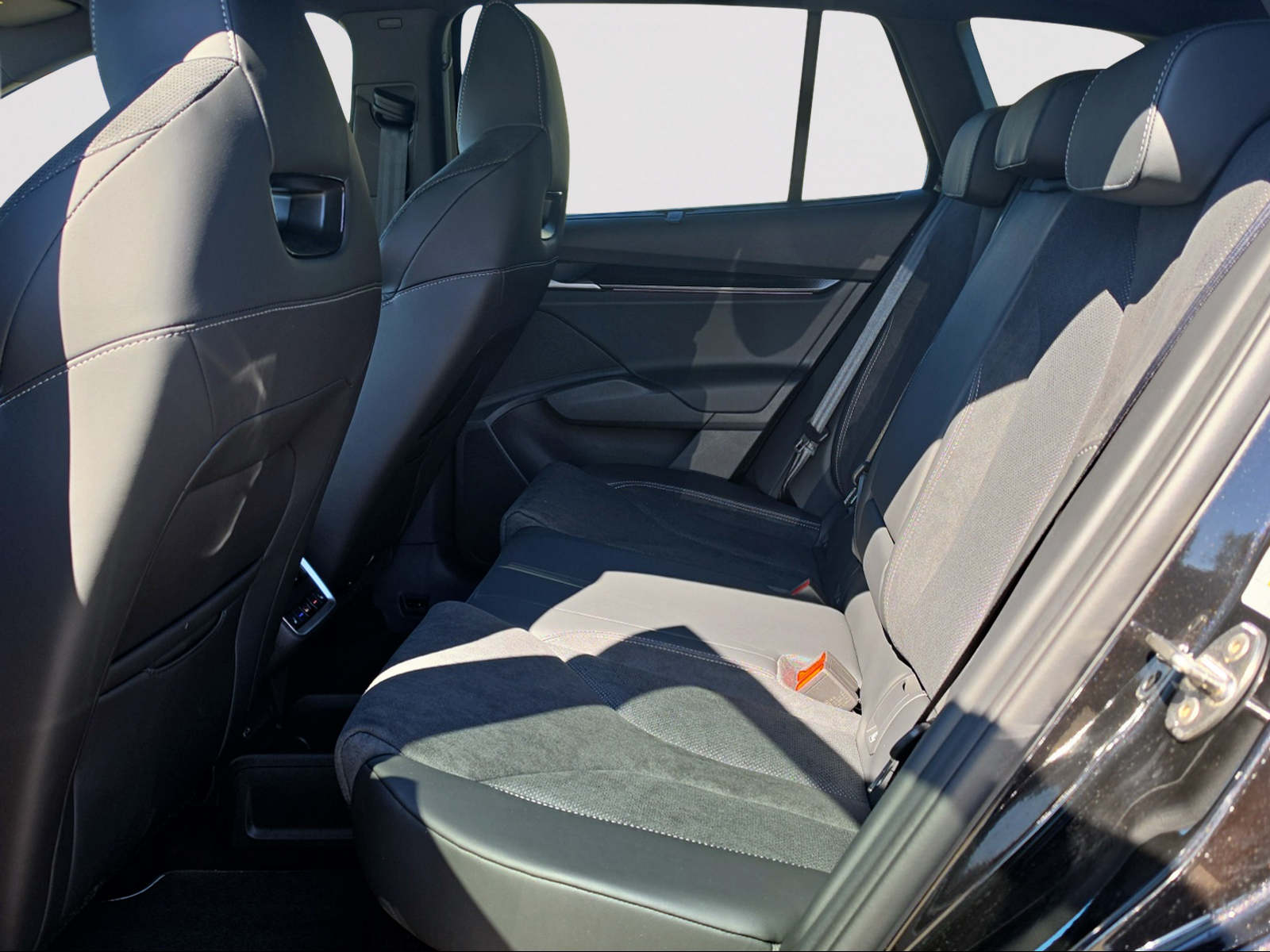 SKODA Enyaq 85x Sportline 4x4-image-4