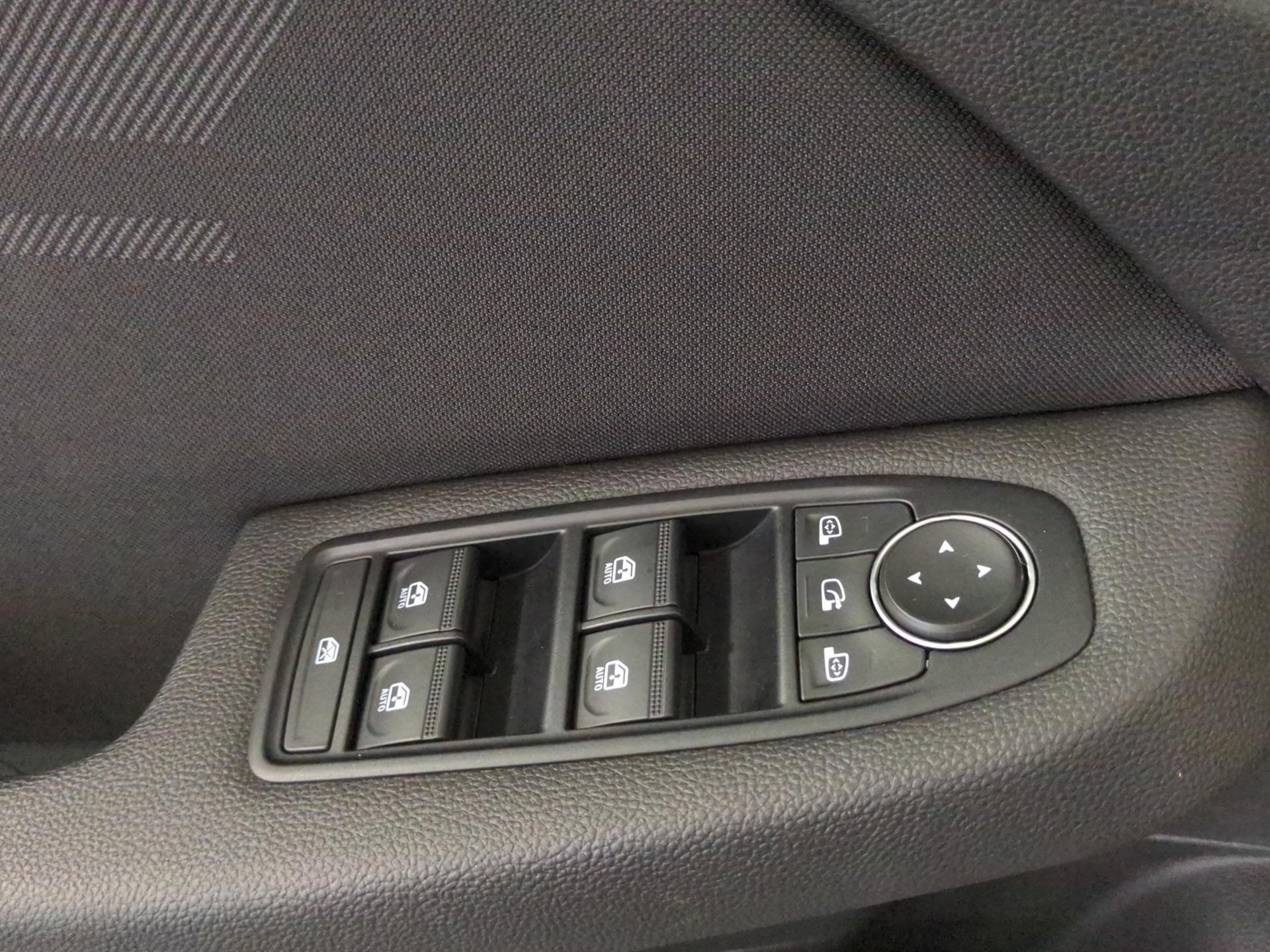 RENAULT Clio 1.6 E-Tech Esprit Alpine-image-19