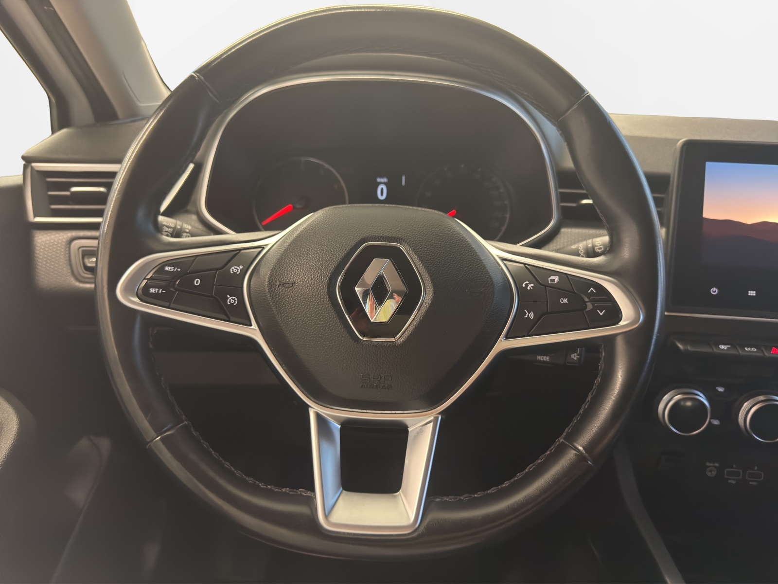 RENAULT Clio 1.0 Business-image-9