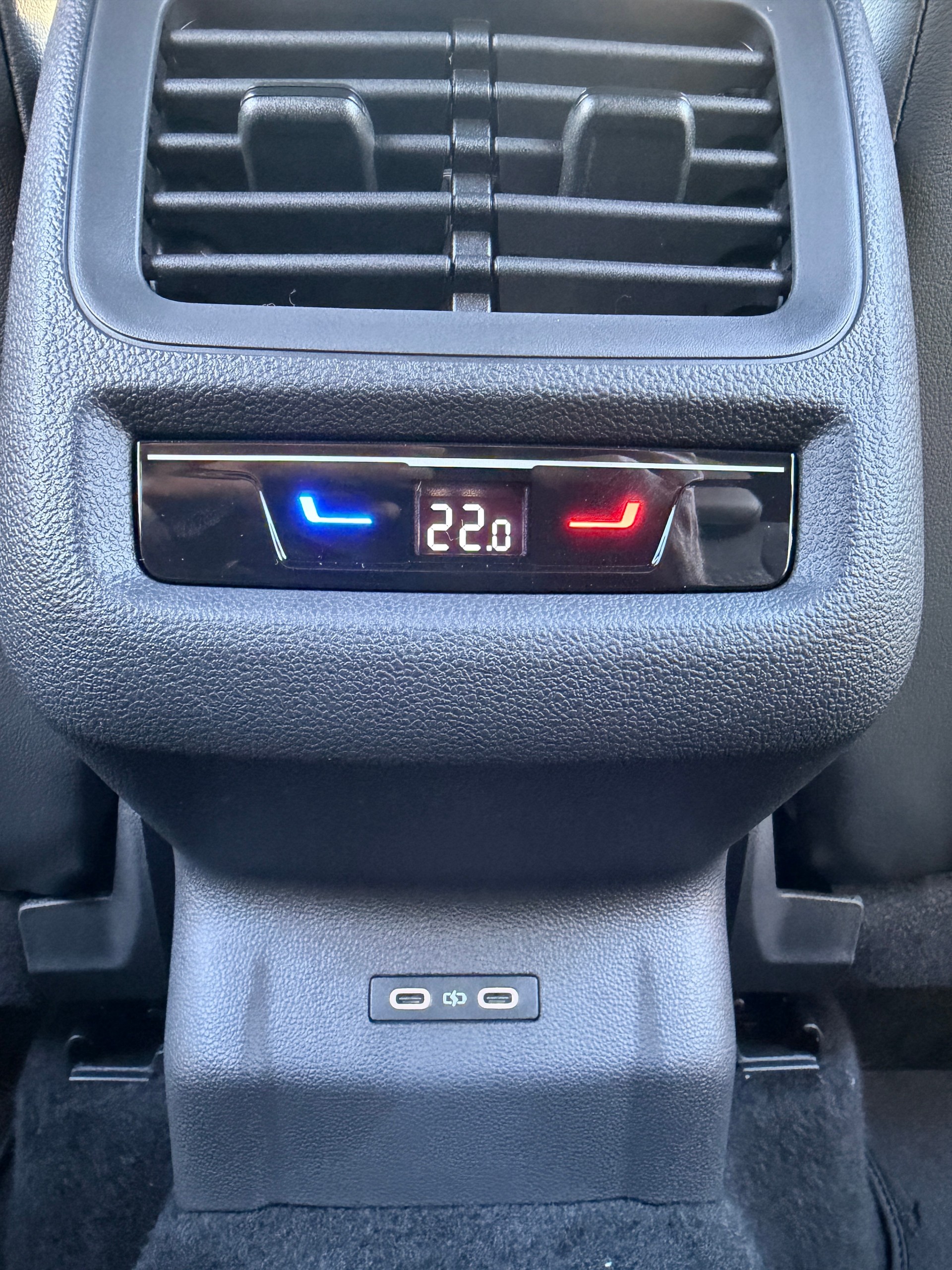 VW T-Roc 1.5 eTSI mHEV R-Line DSG-image-13