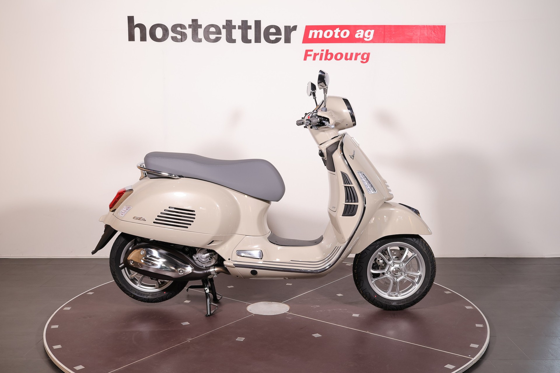 PIAGGIO Vespa 310 GTS-showroom-element-1
