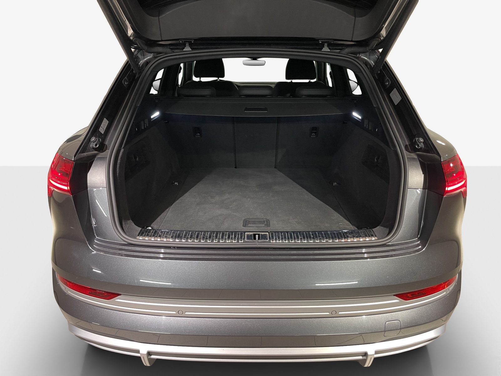 AUDI e-tron S quattro-image-13