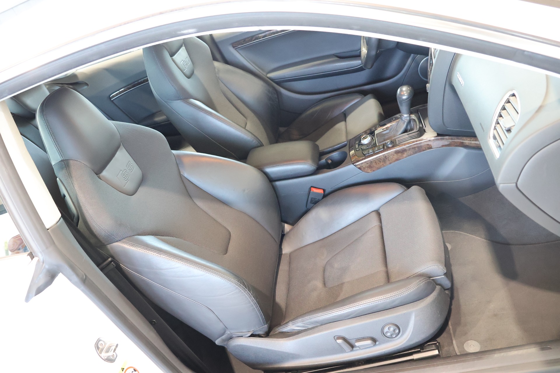 AUDI S5 Coupé 4.2 FSI quattro tiptronic-image-13