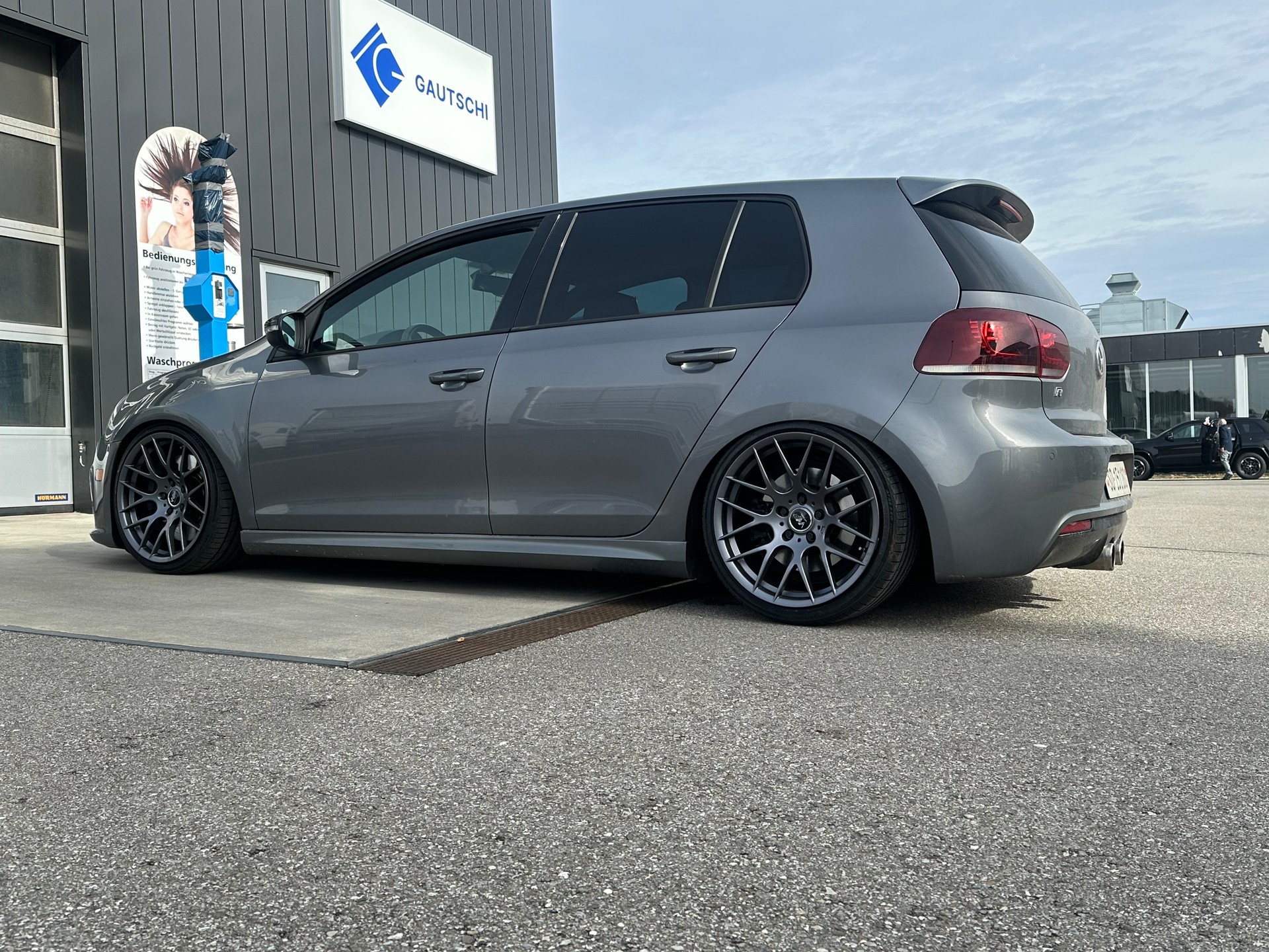 VW Golf 2.0 TSI R 4Motion-image-6