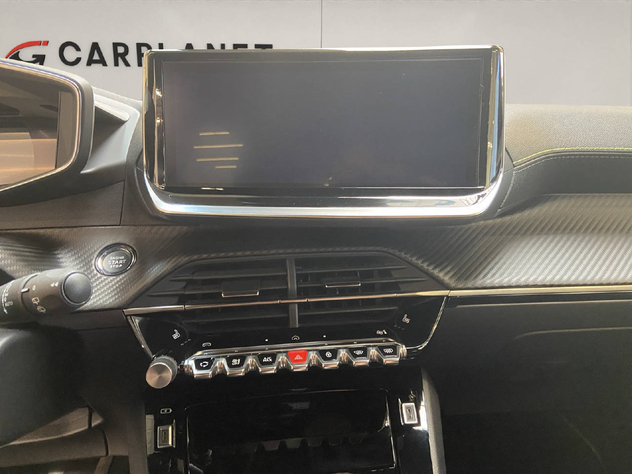 PEUGEOT 2008 1.2 Hybrid 145 GT-image-7