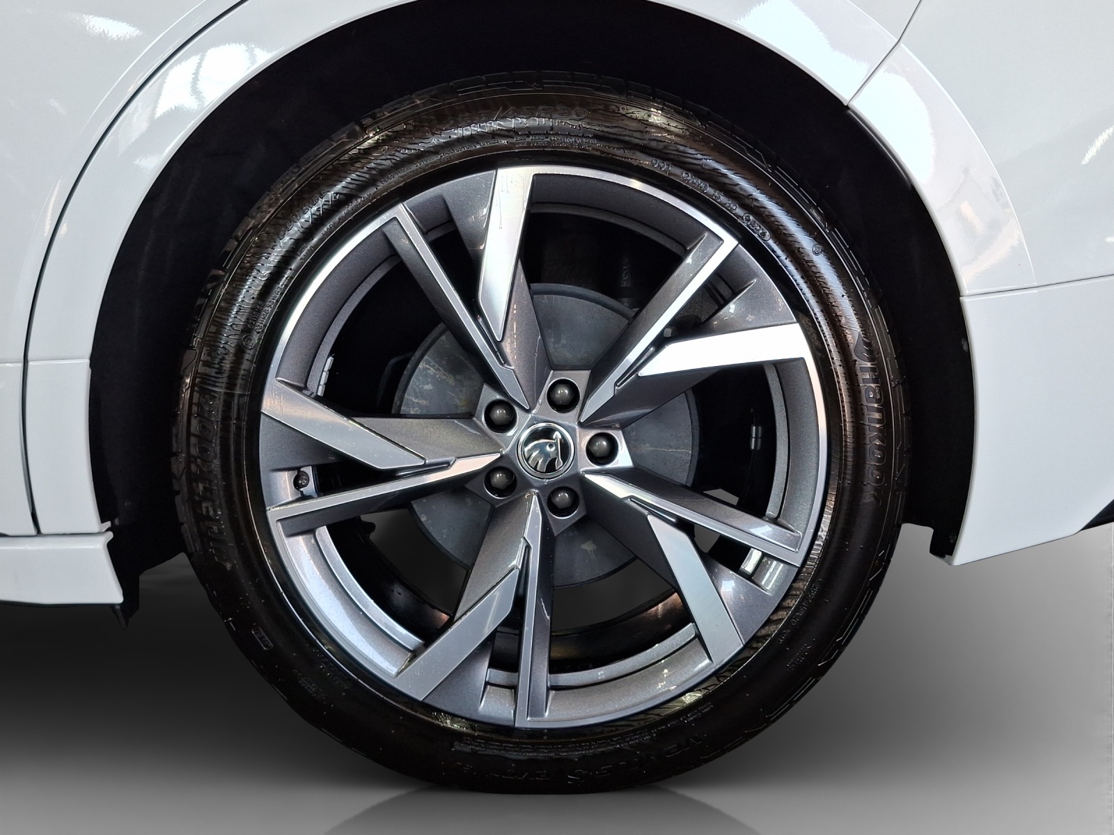 SKODA Enyaq 85 Sportline-image-14