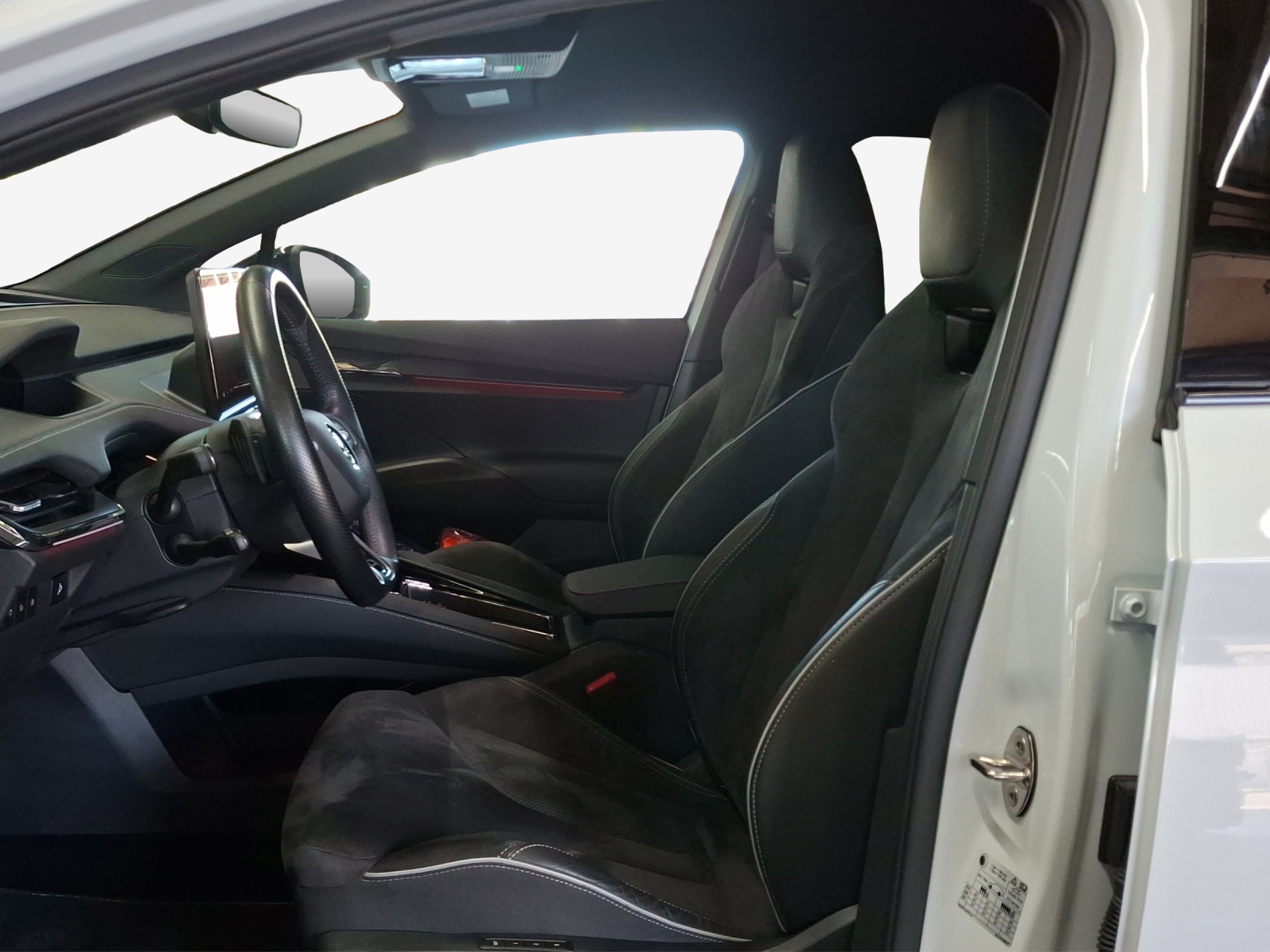 SKODA Enyaq 85 Sportline-image-8